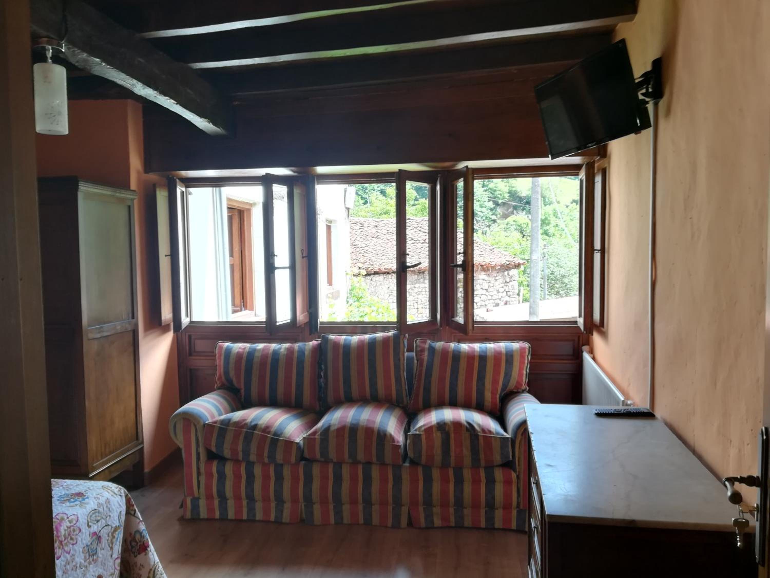 Three-Bedroom House photo 2