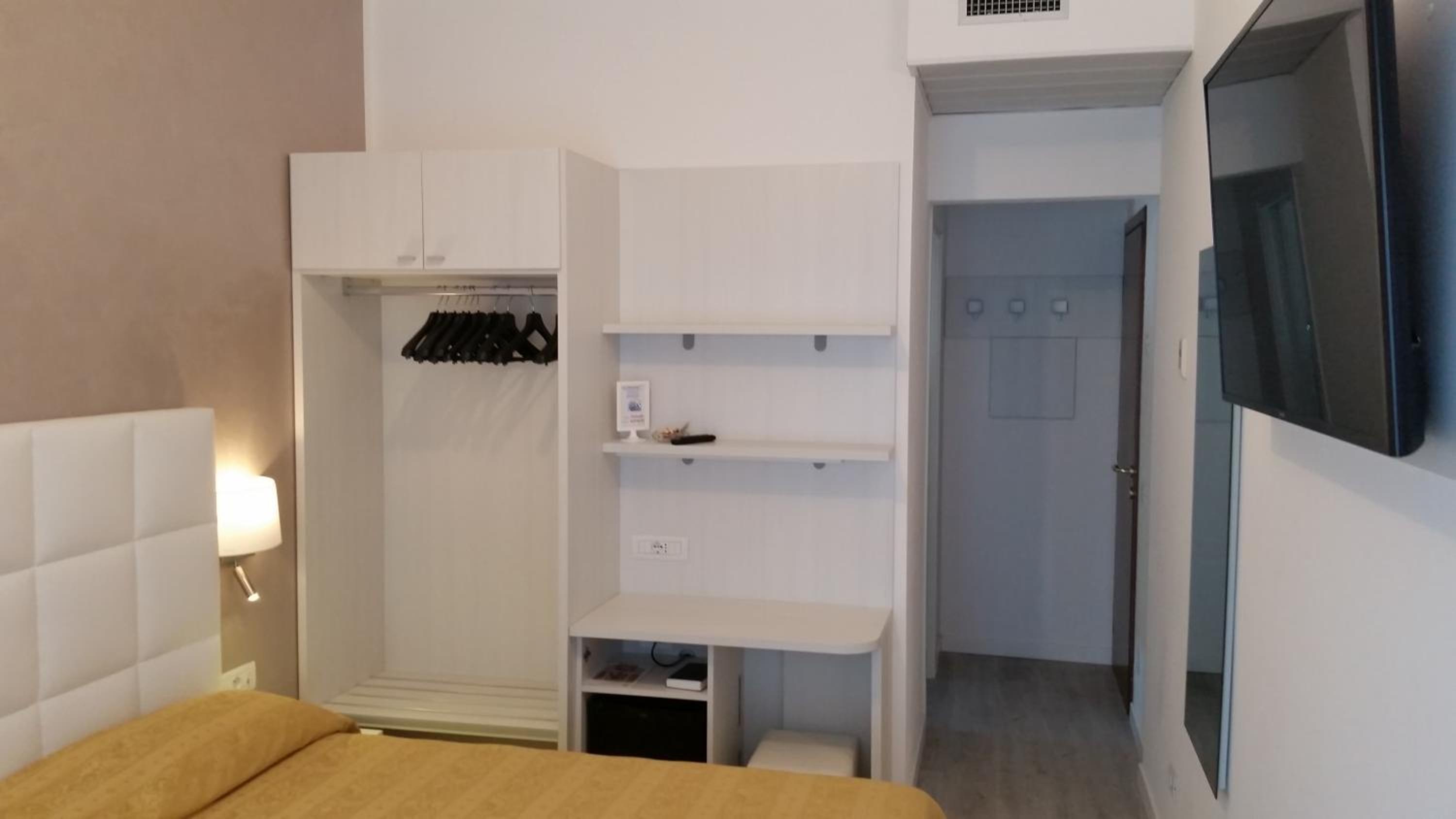 Triple Room - Photo 7