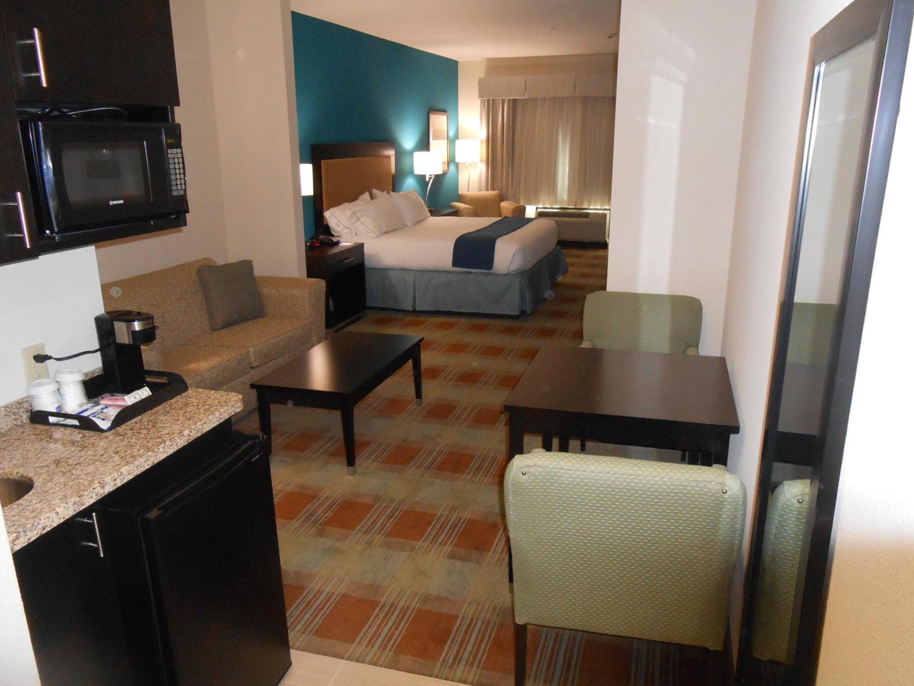 King Suite with Sofa Bed - Non-Smoking