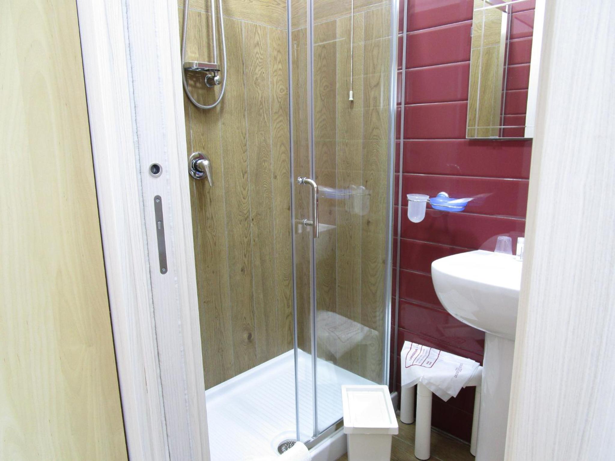 Double or Twin Room - Photo 3