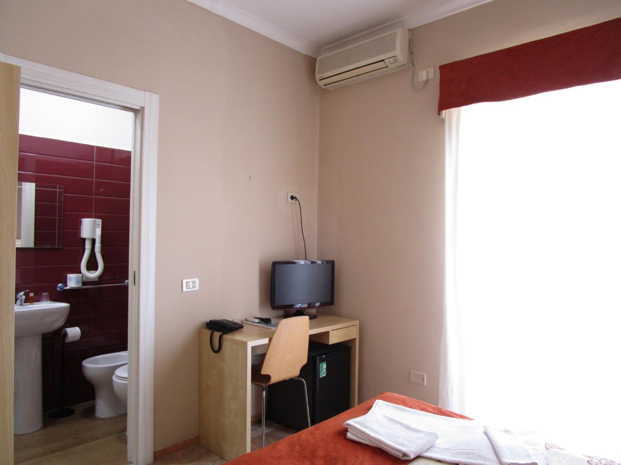 Double or Twin Room - Photo 1