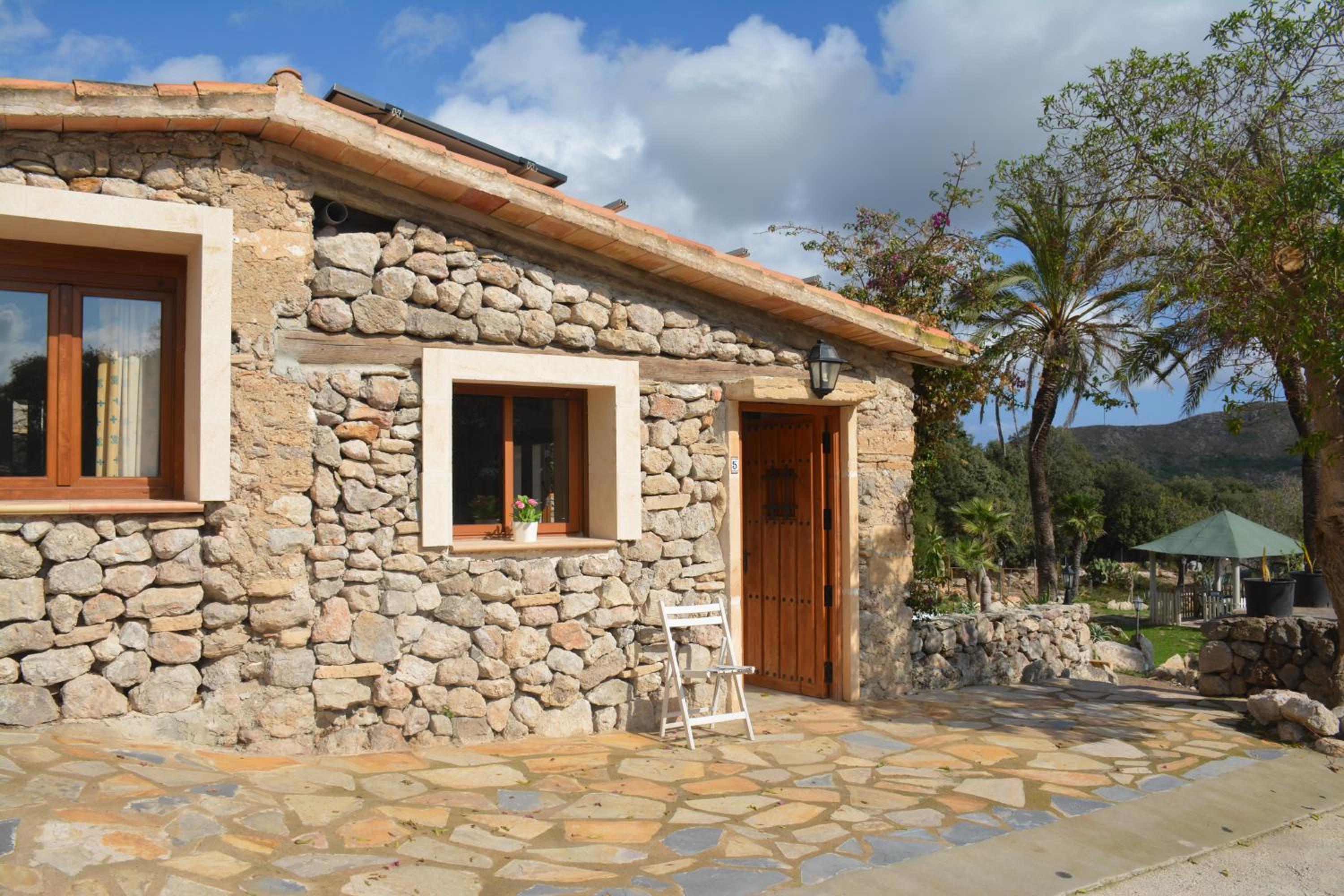 Deluxe Bungalow with Garden View photo 2
