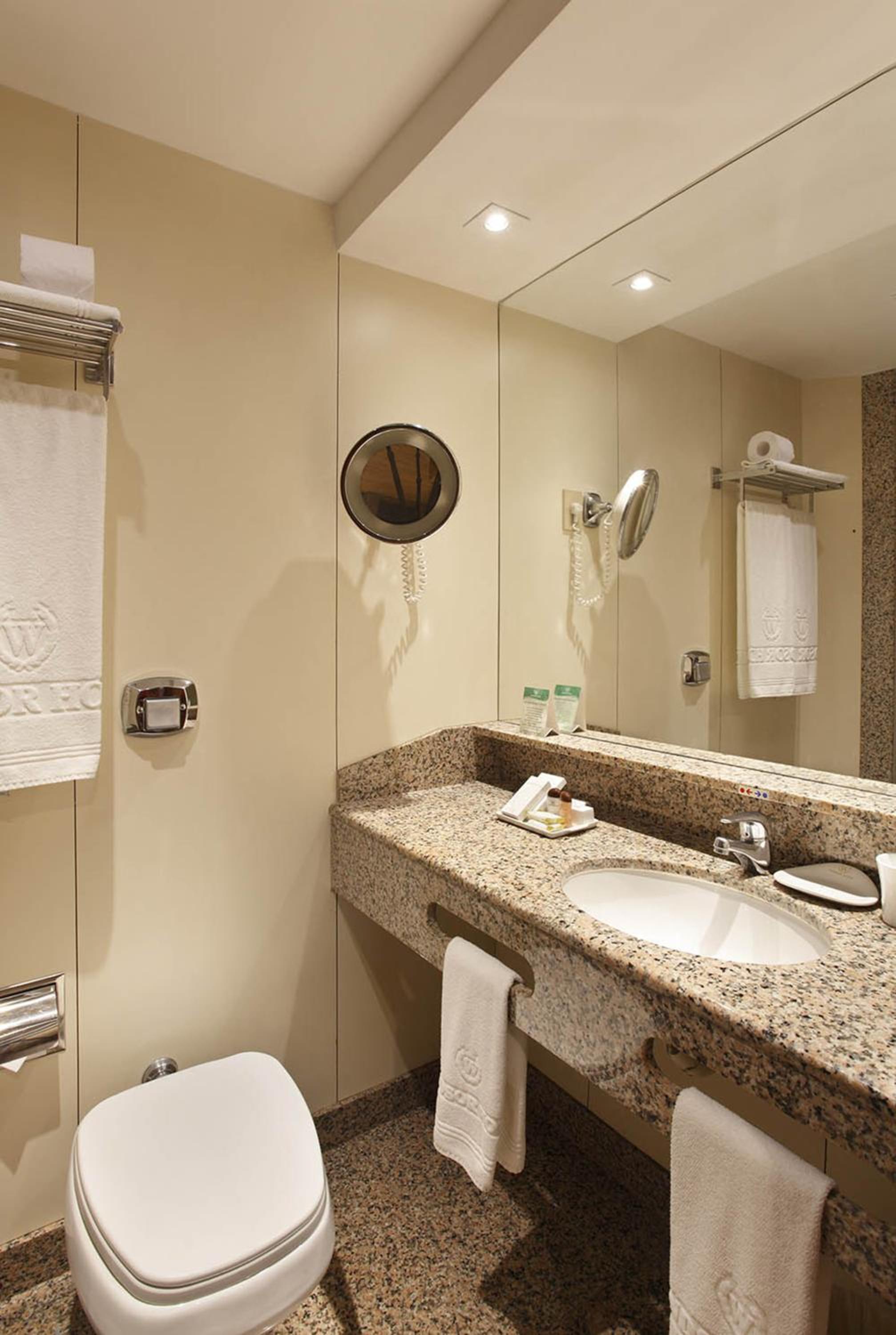 Standard Twin Room - No View - Photo 5
