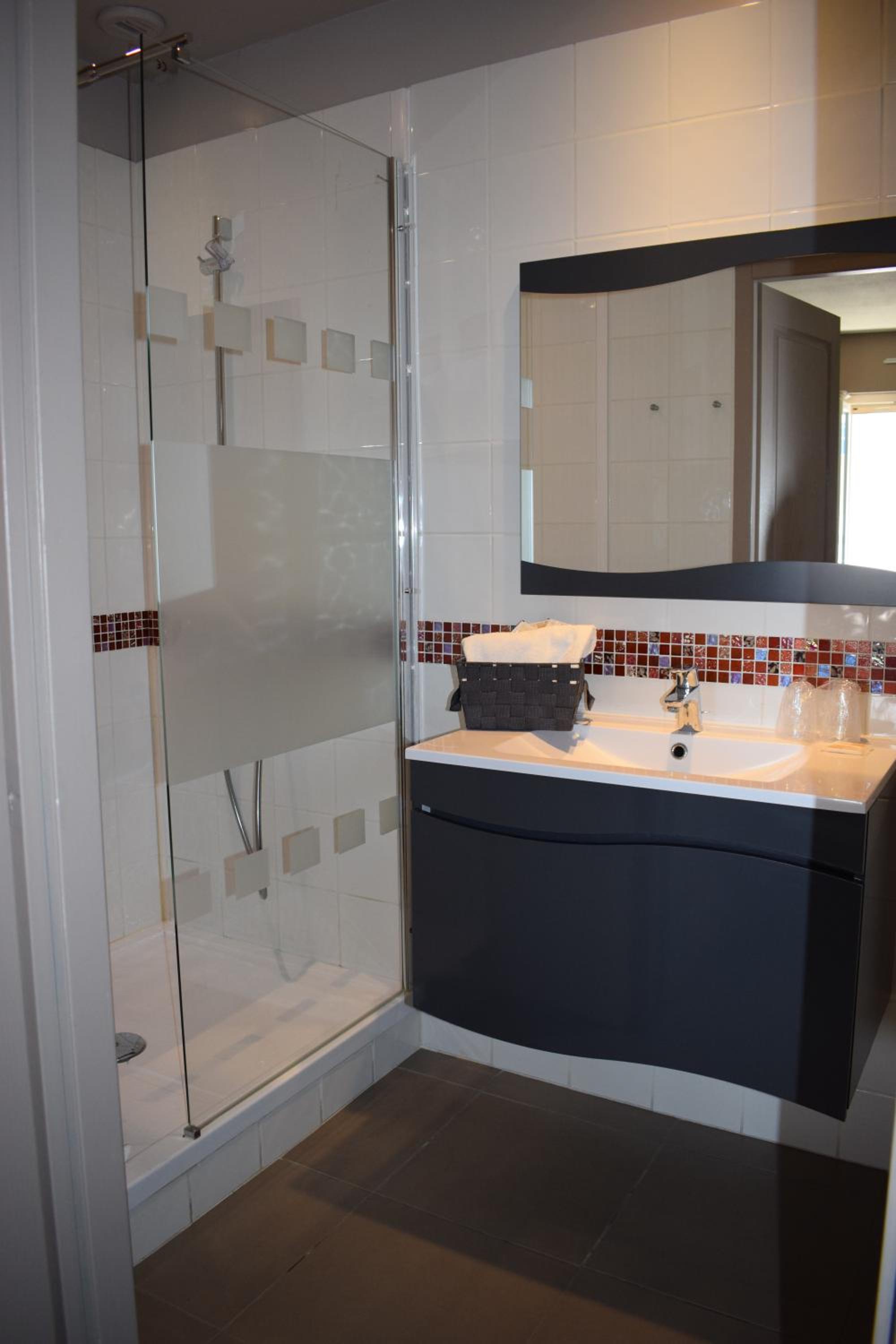 Triple Room With Harbour View - Photo 7
