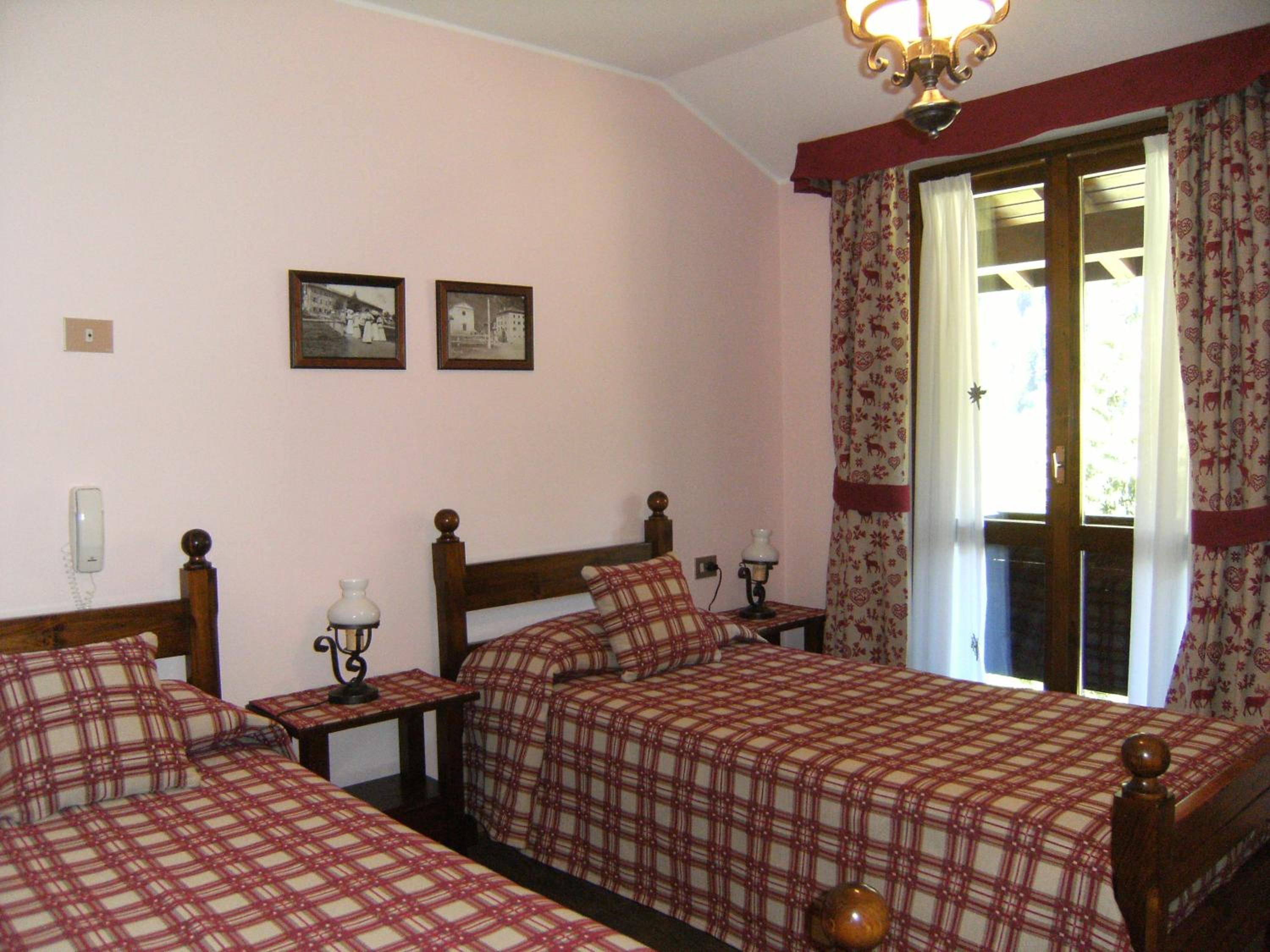 Twin Room with Balcony - Photo 1