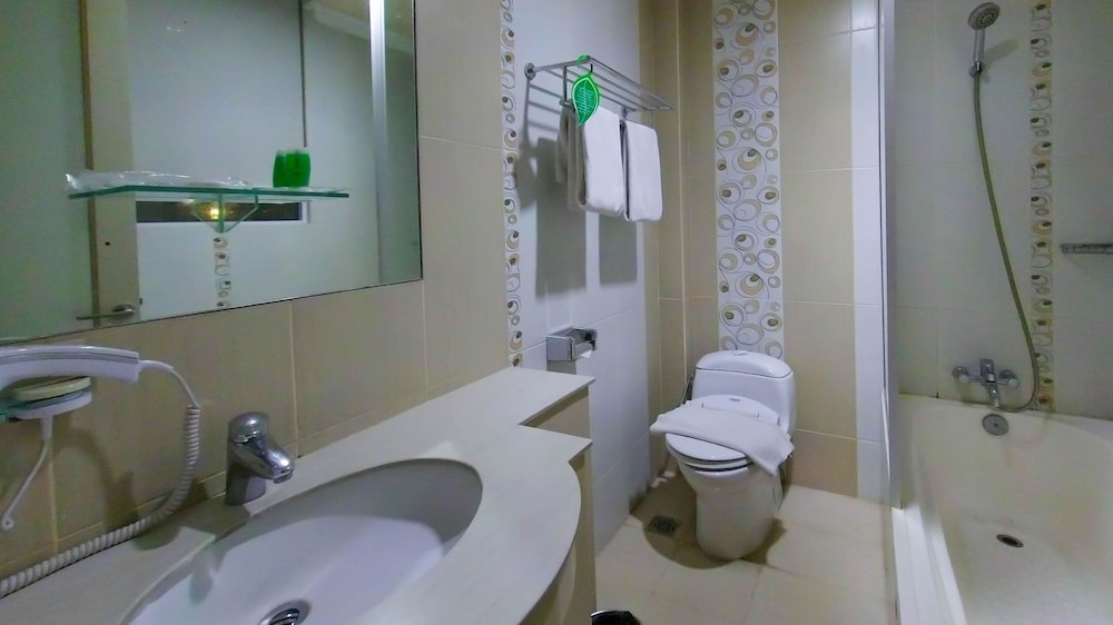 Deluxe Room - Photo 9