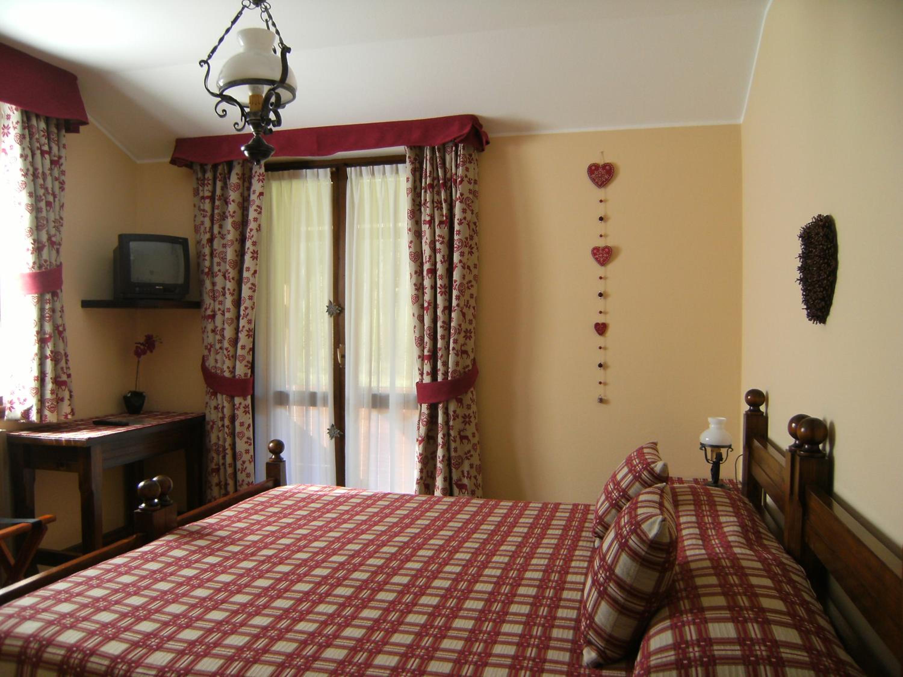 Double Room with Balcony - Photo 7