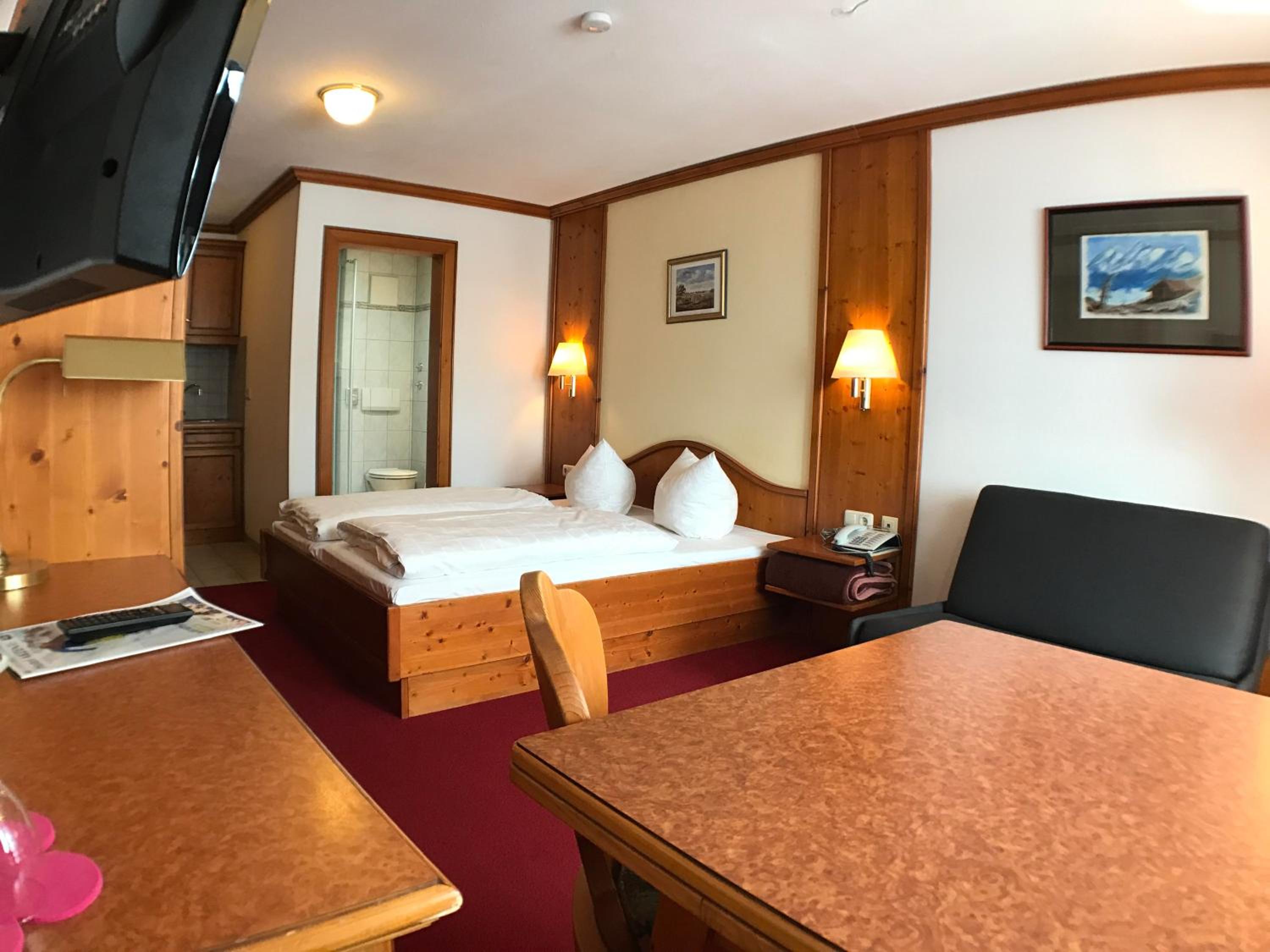 Double Room - Photo 3