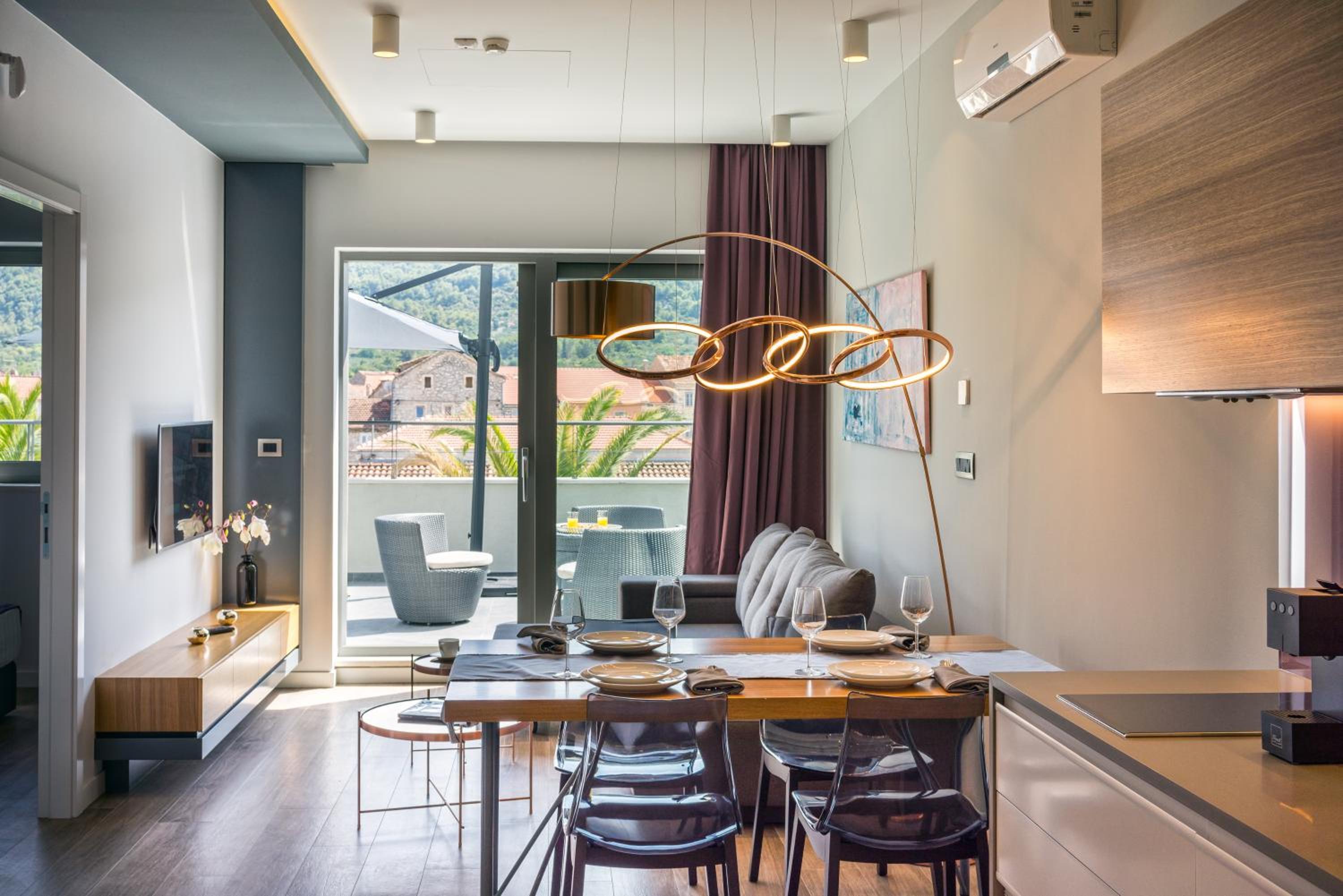 Deluxe Apartment