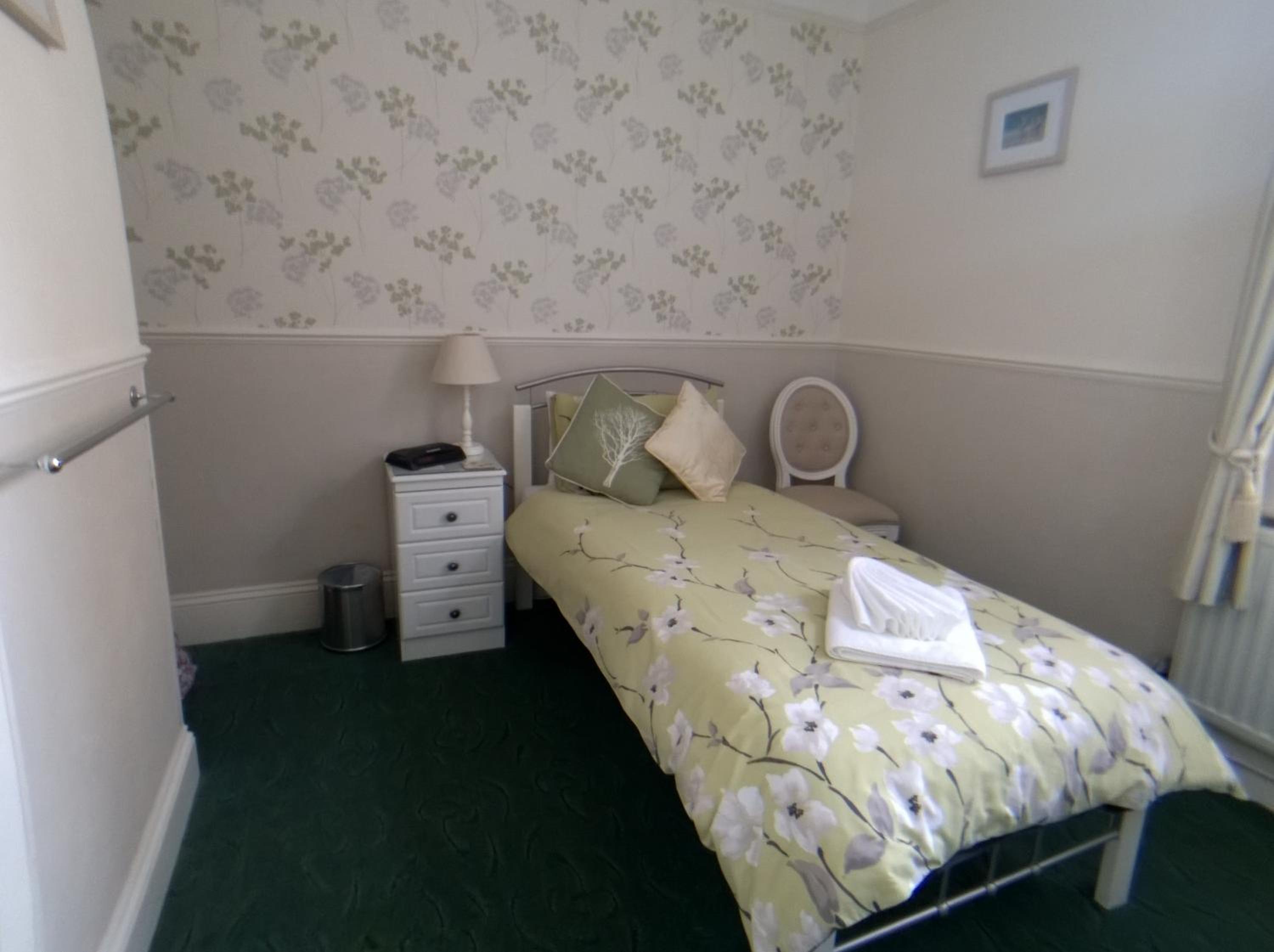 Single Room photo 2