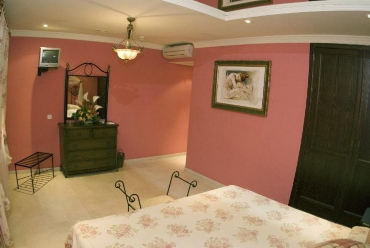 Suite with Spa Bath - Photo 3
