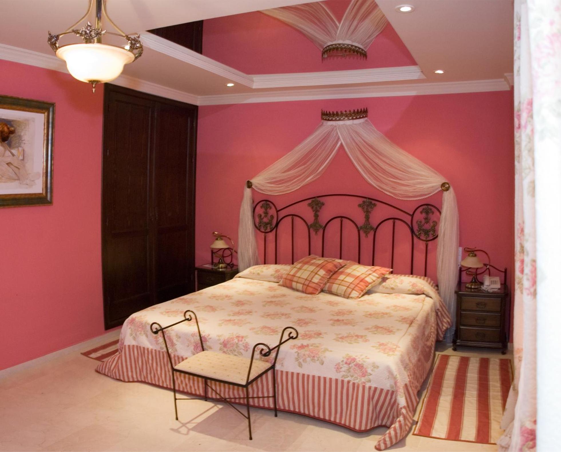 Suite with Spa Bath - Photo 1