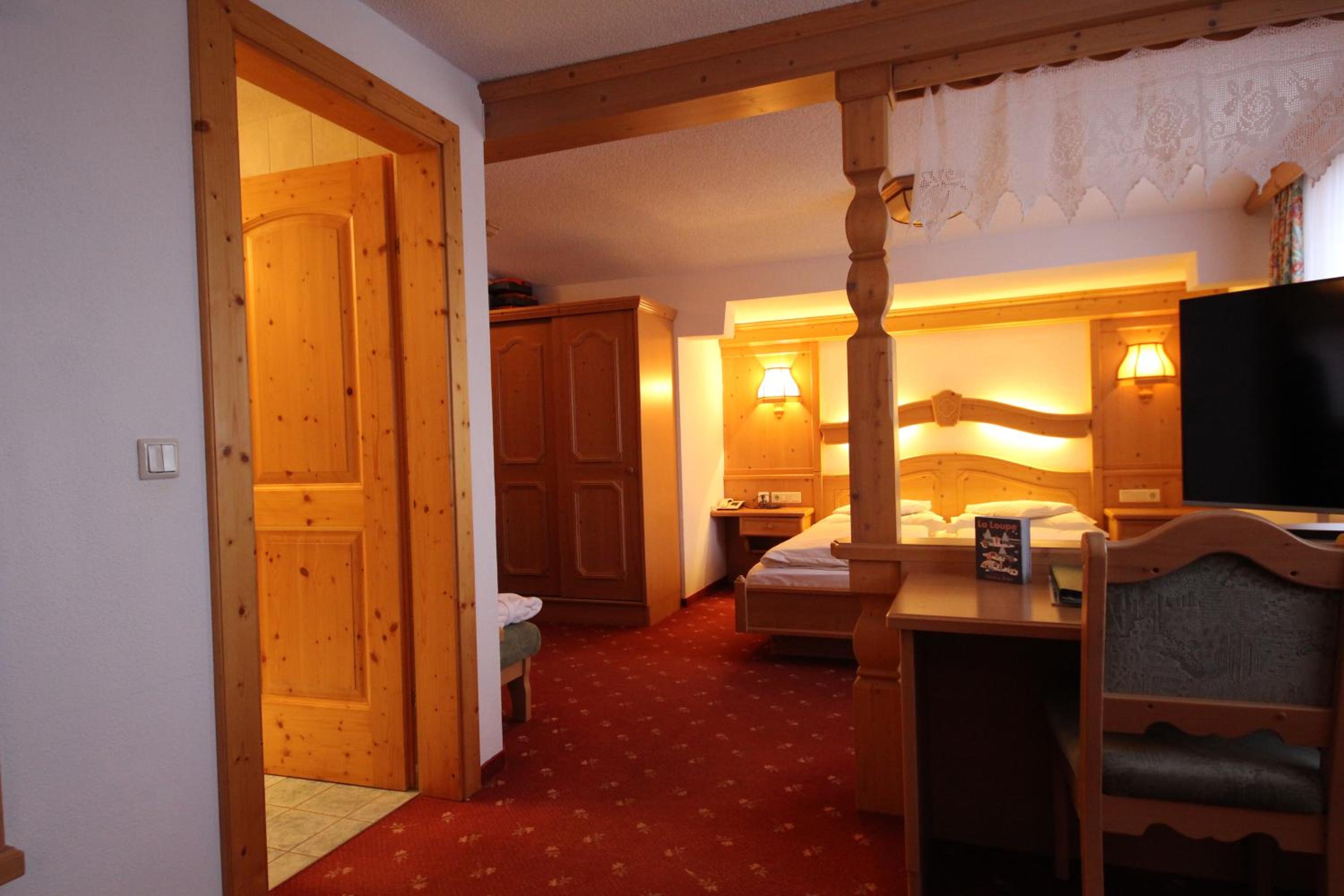 Deluxe Double Room Omesberg photo 2