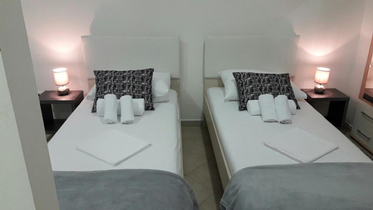 Studio Apartment - Photo 4