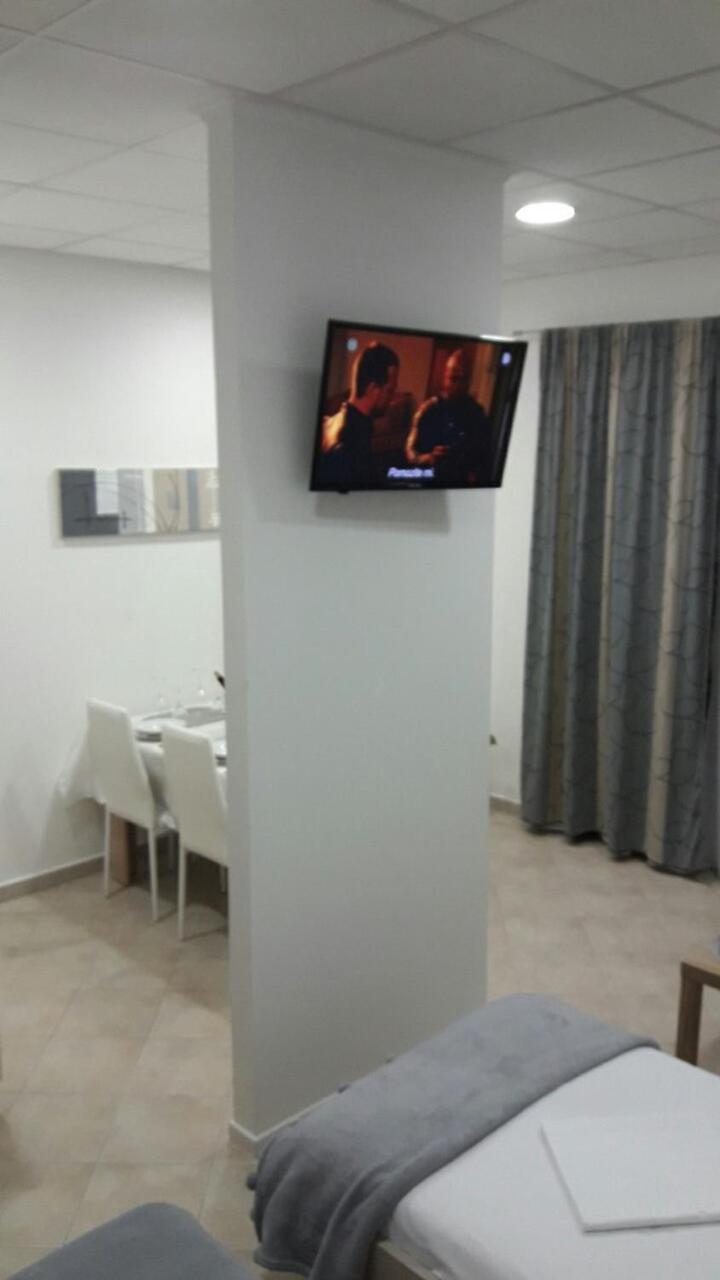 Studio Apartment - Photo 7