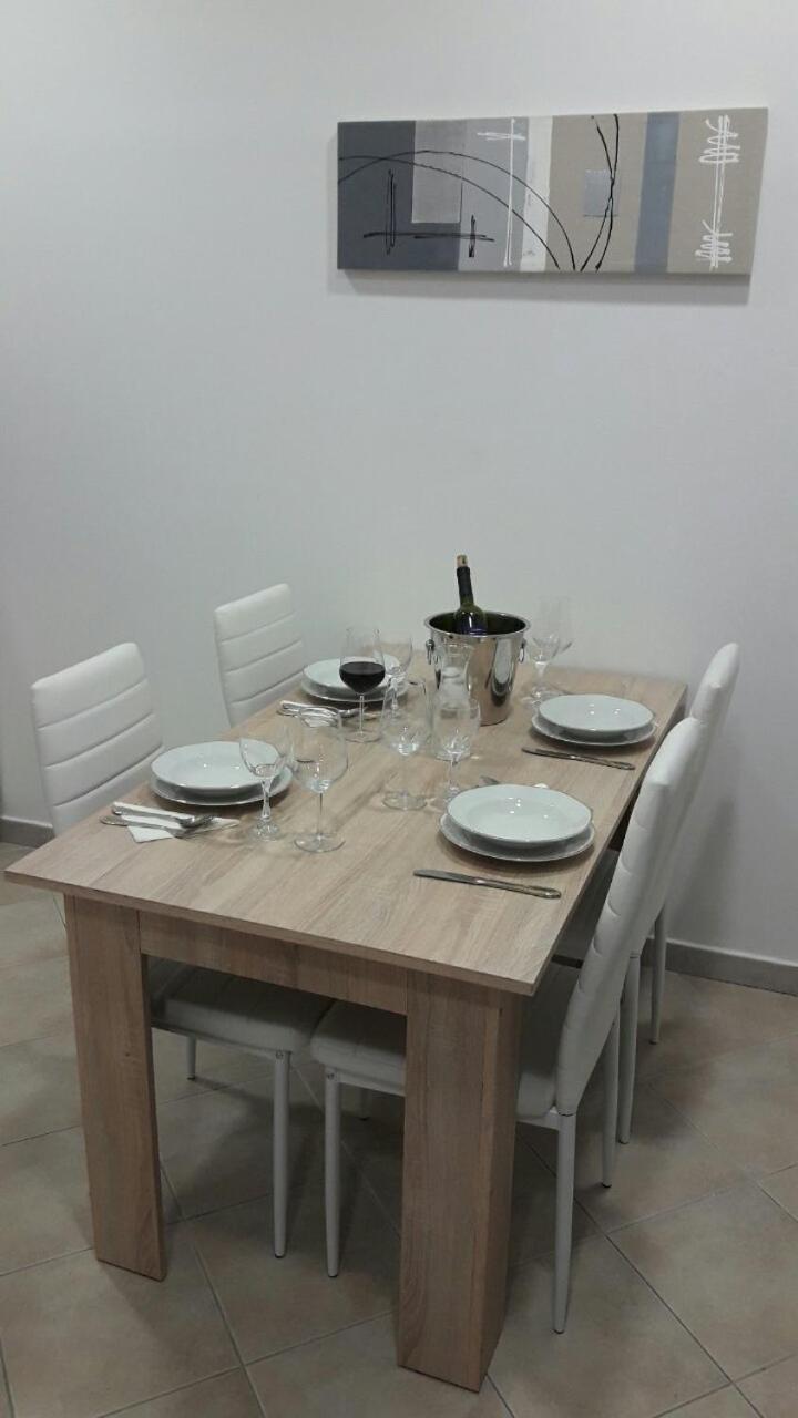 Studio Apartment - Photo 8