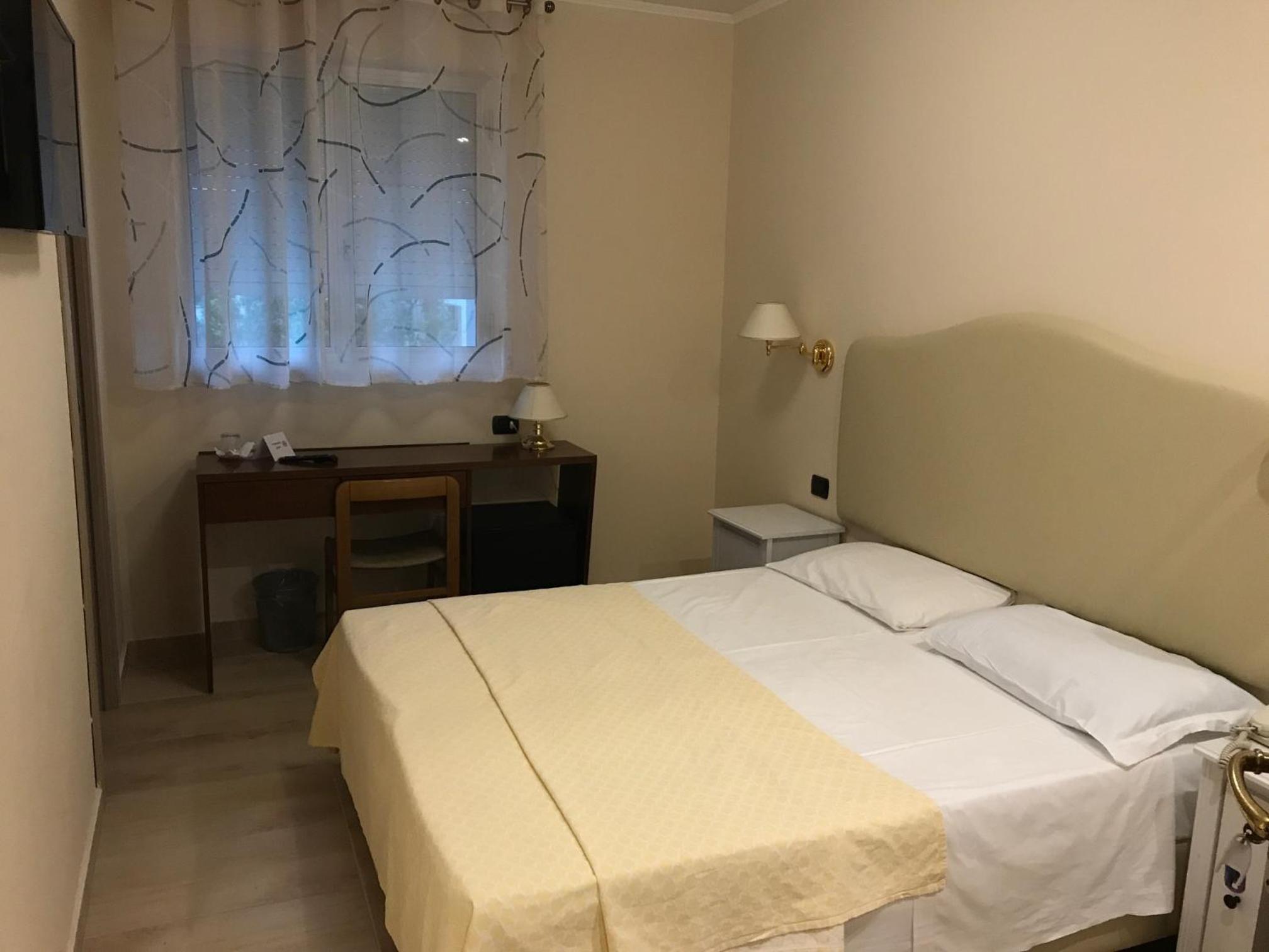 Single Room photo 1