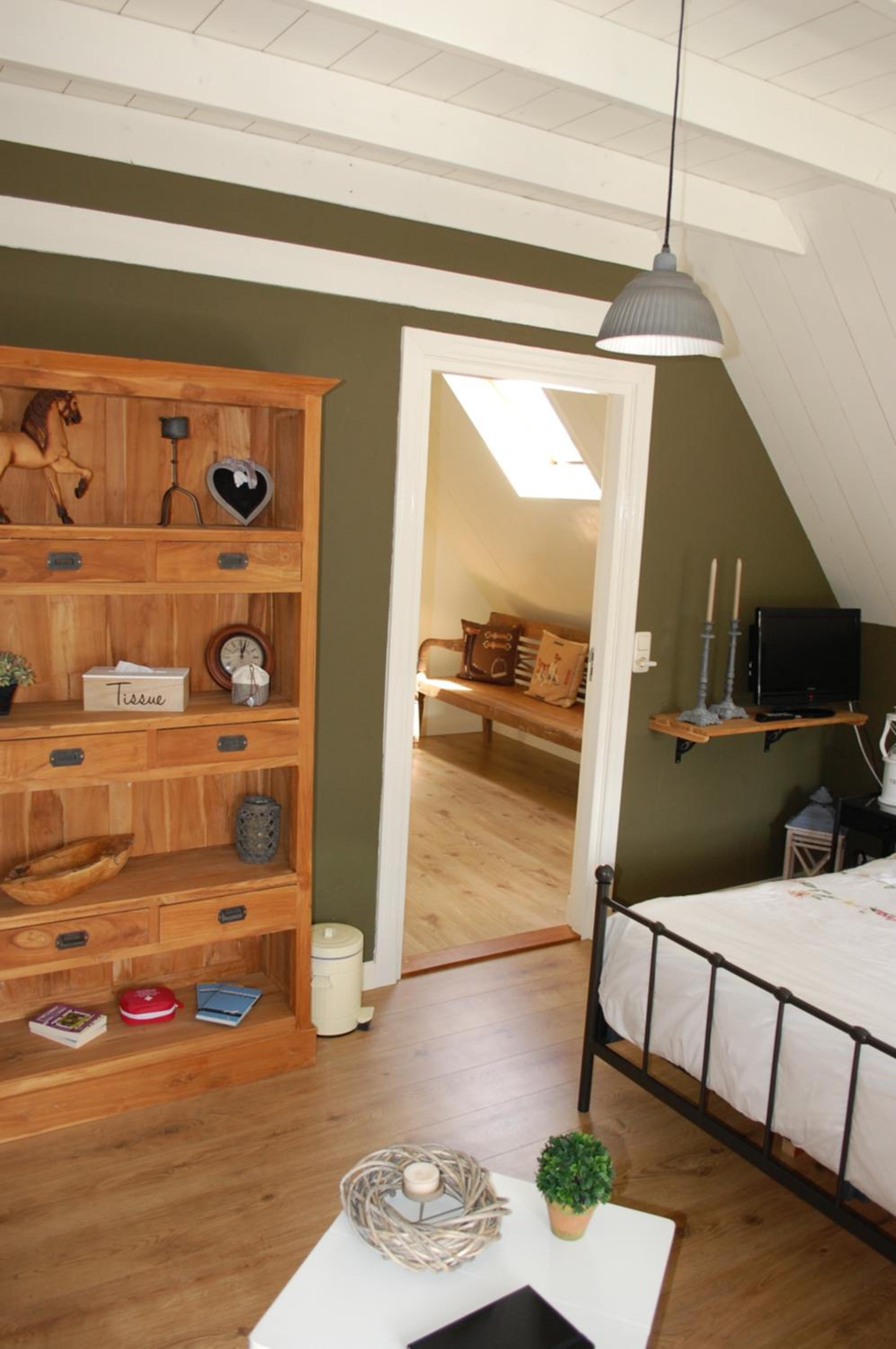 Large Double Room - Photo 13