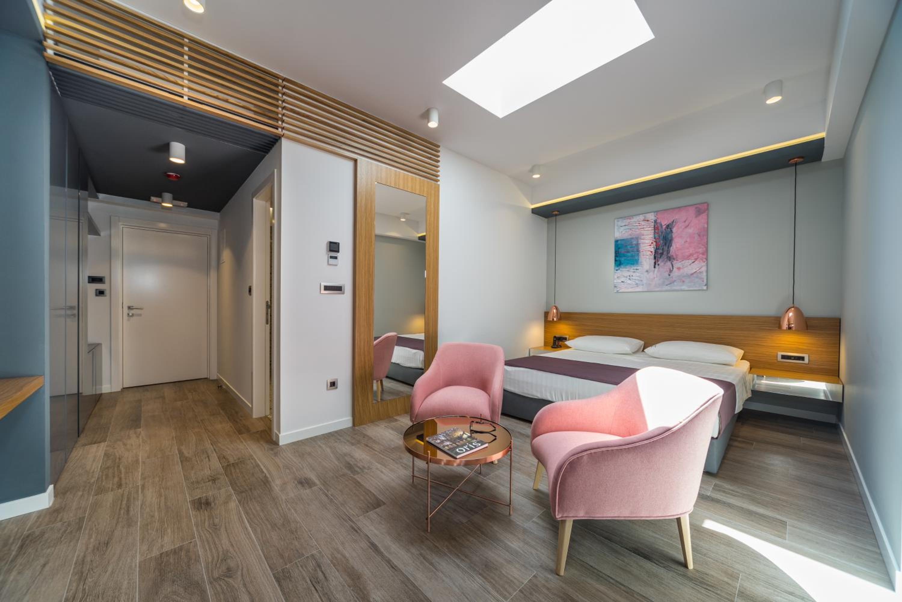 Deluxe Triple Room photo 2