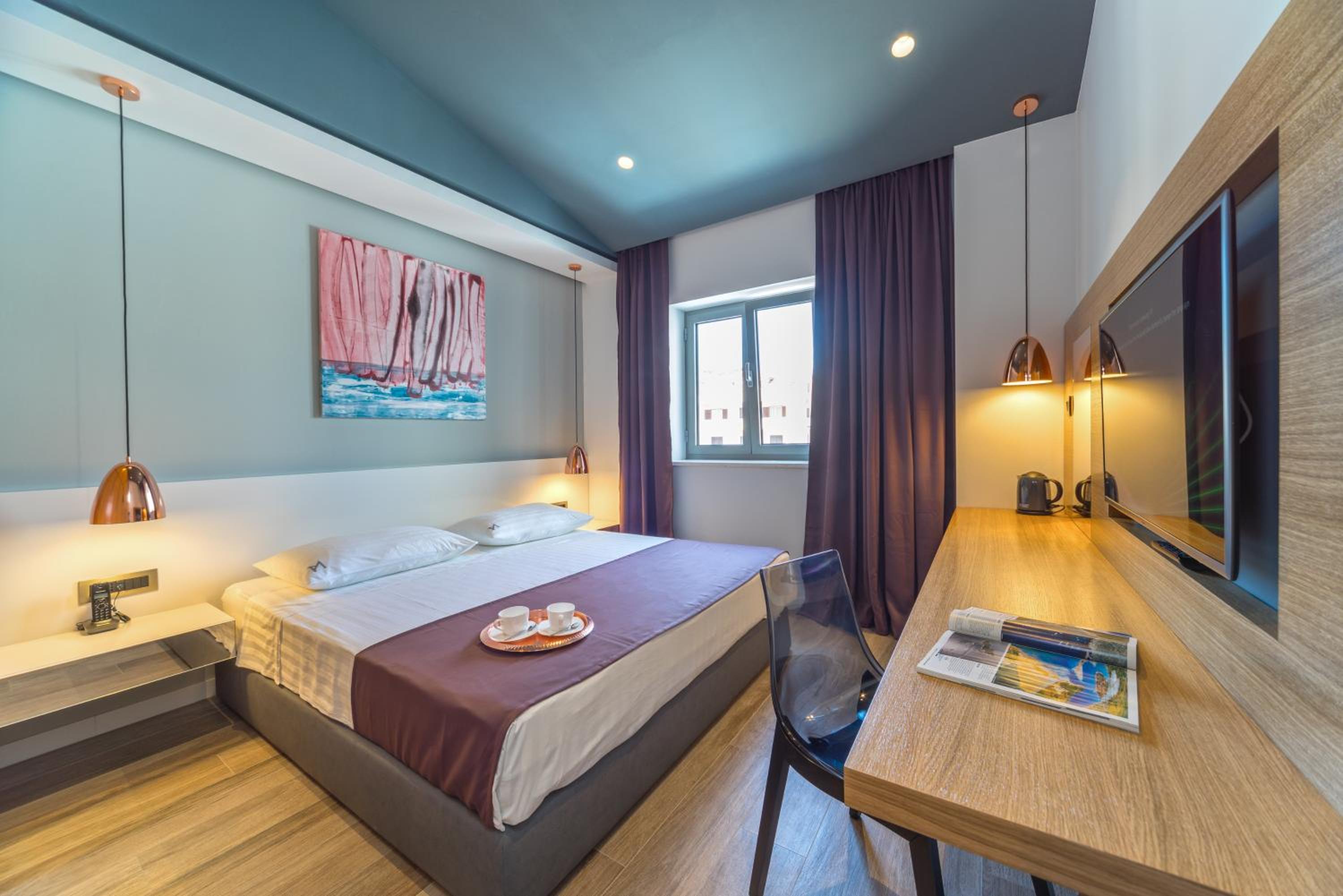 Deluxe King Room photo 3