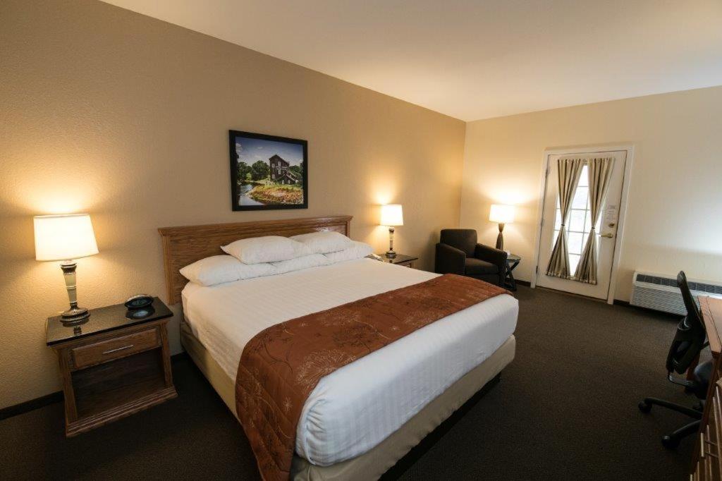 King Room with Private Terrace - River View photo 1