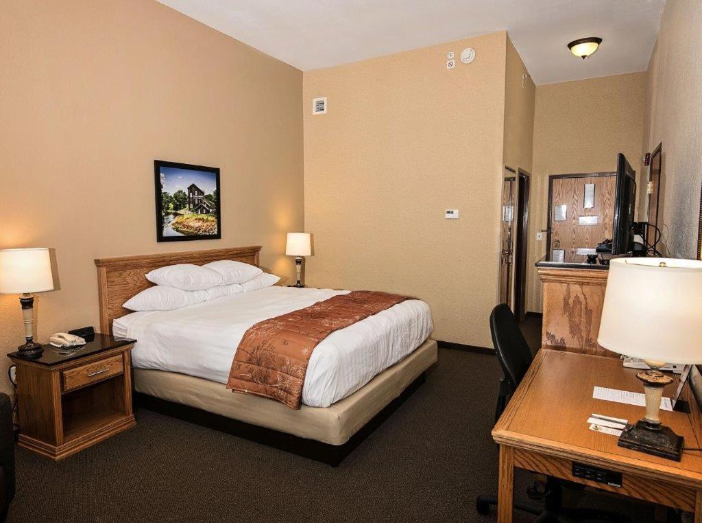 King Room with Garden Tub Terrace/River View photo 2