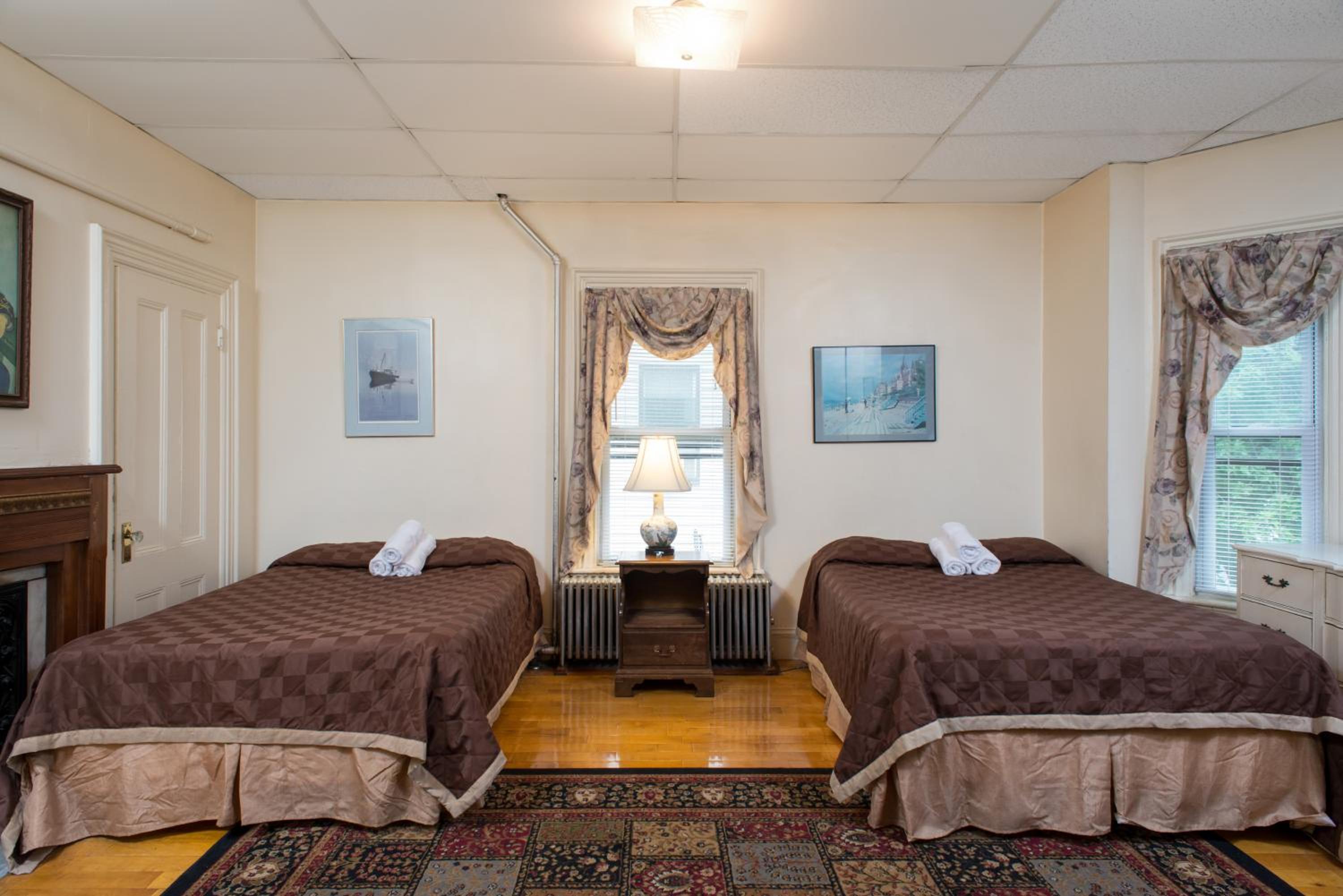 Double Room with Private Bathroom - Photo 3