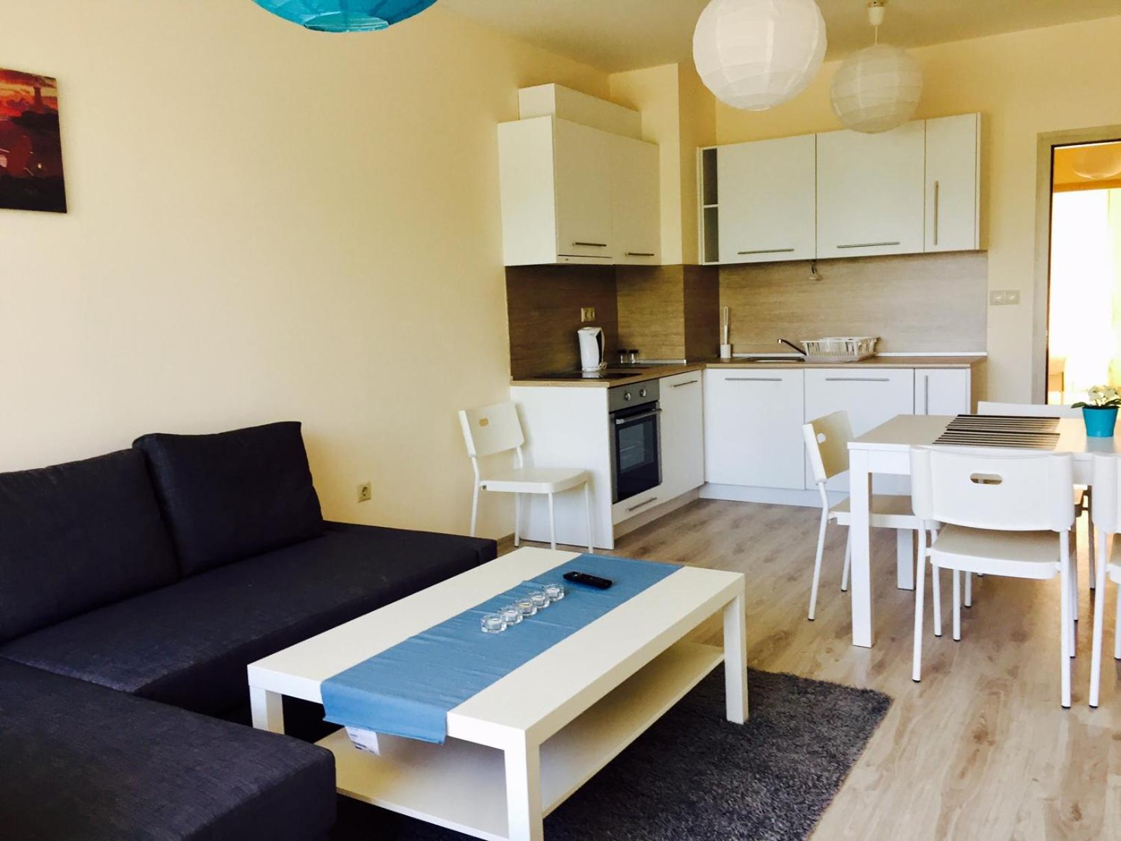 One-Bedroom Apartment with Balcony and Sea View (4 Adults)  photo 1