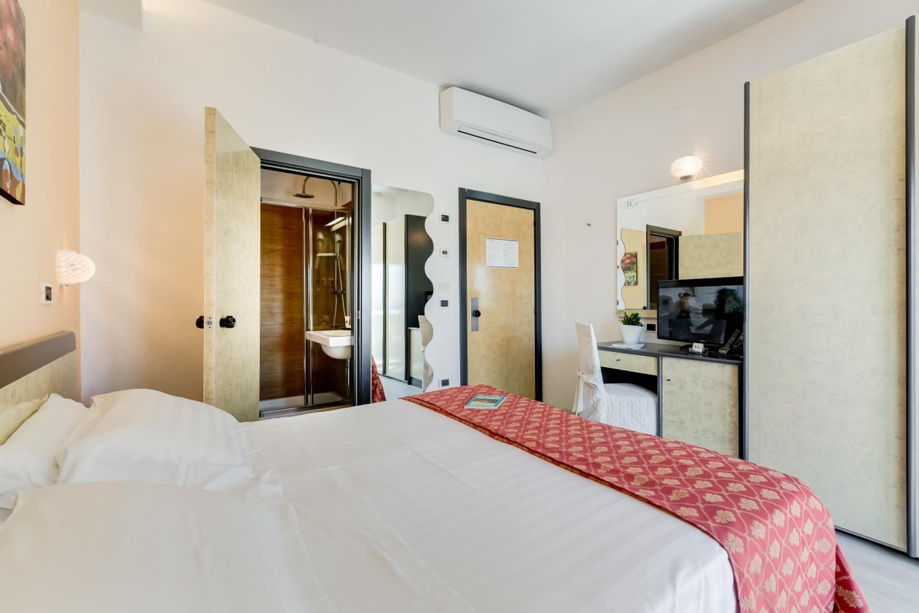 Double or Twin Room with Side Sea View