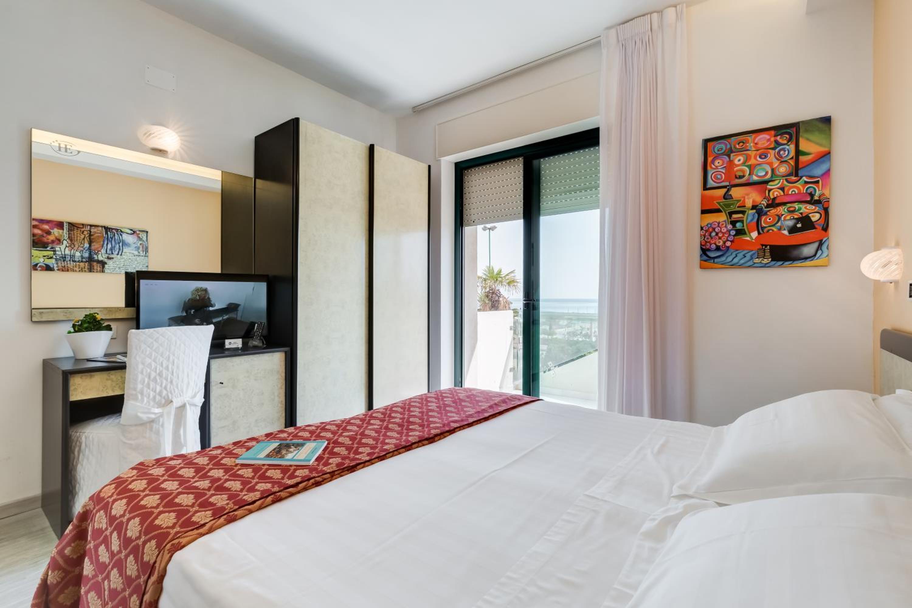 Deluxe Double Room with Balcony and Sea View photo 1