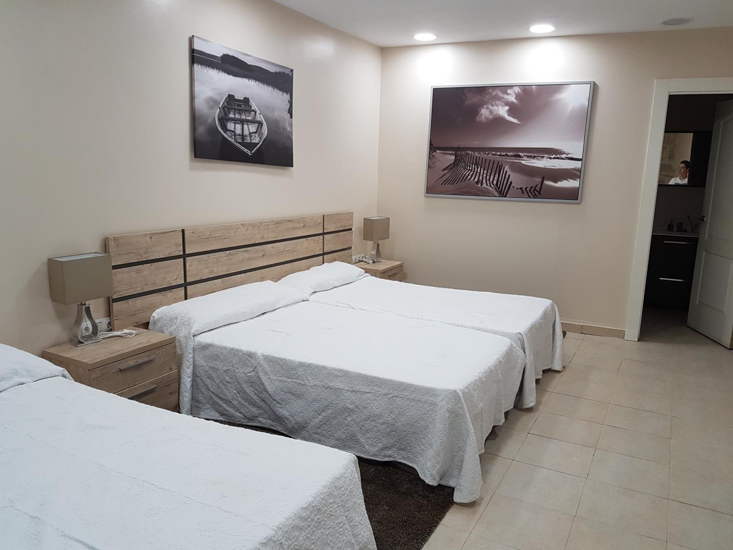 Habitación Triple con Baño Privado