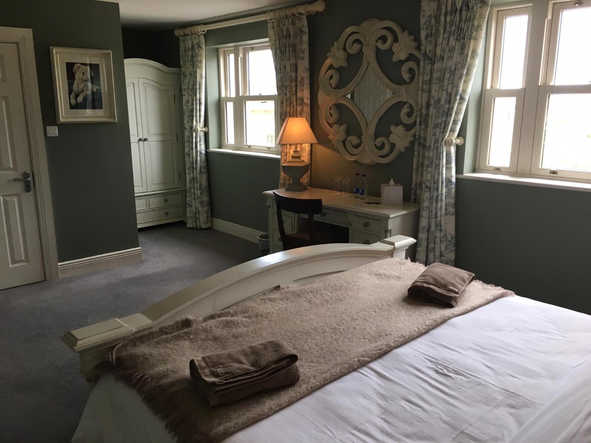 Standard Triple Room Double and Twin photo 2