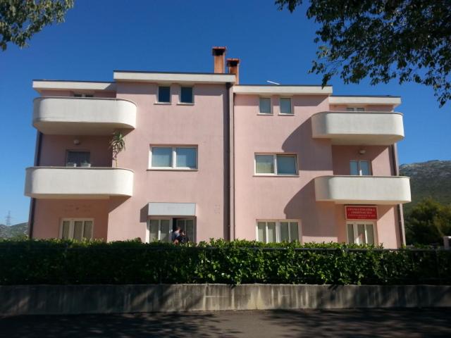 Studio Apartment - Photo 2