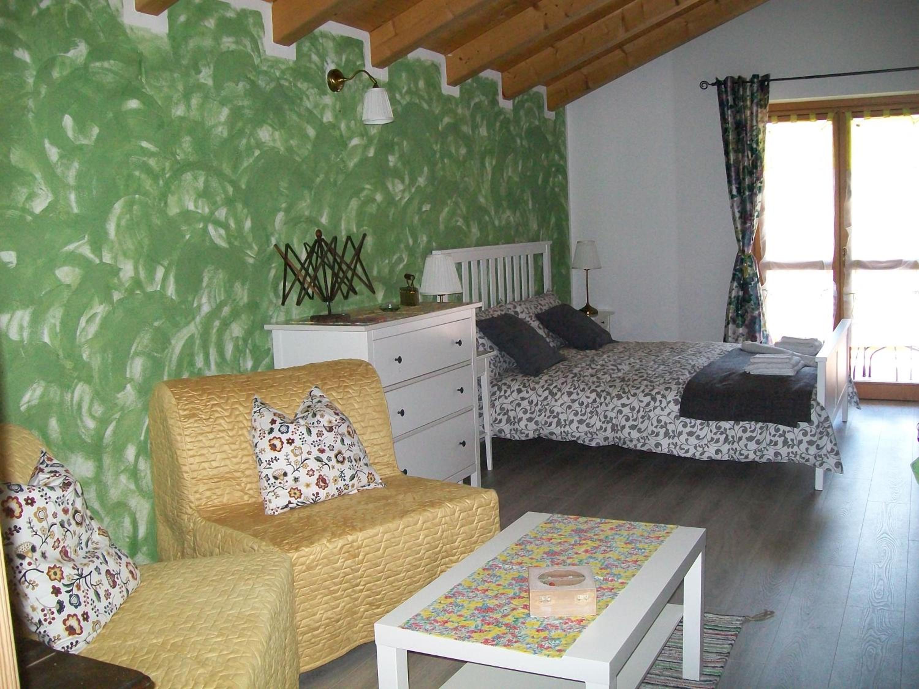 Large Double Room photo 2