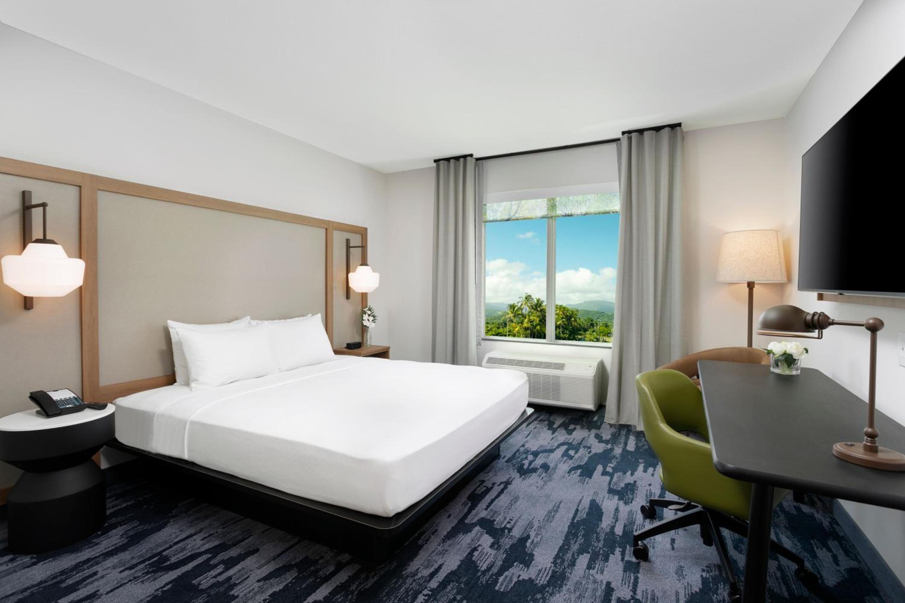 King Room with Rainforest View photo 2