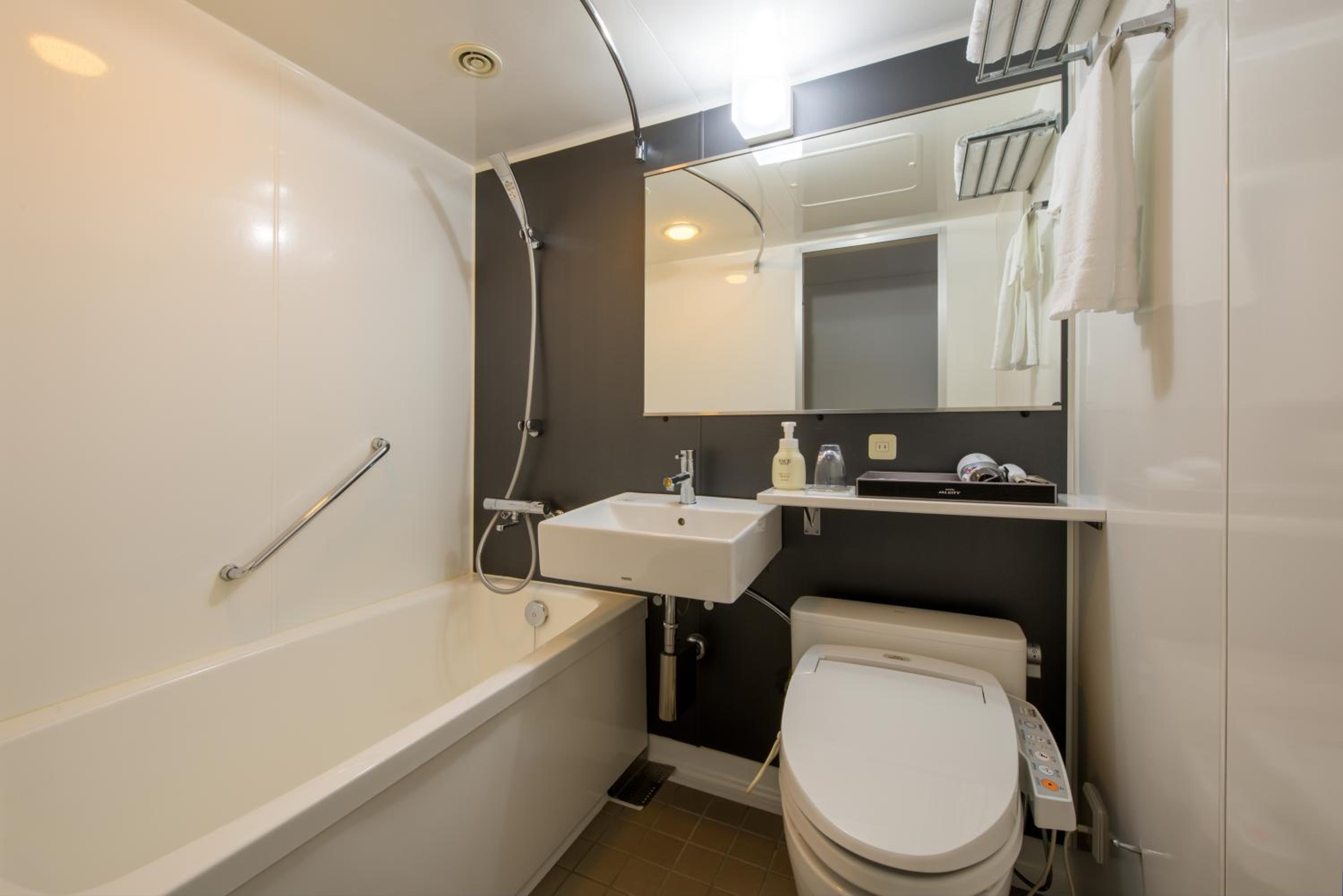 Double Room with Small Double Bed - Non-Smoking - Photo 4