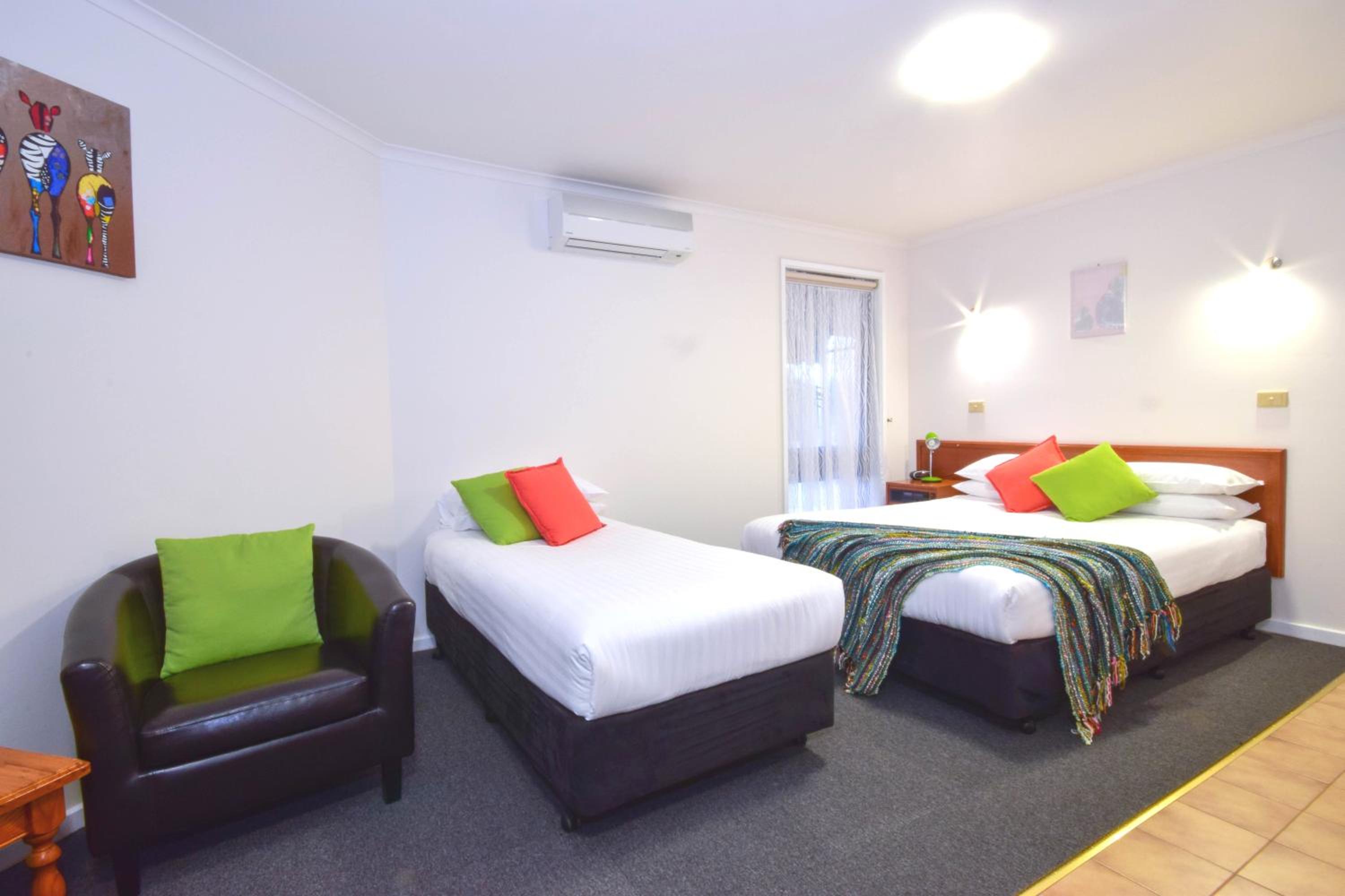 Pet Friendly Double or Twin Room - Disability Access photo 2