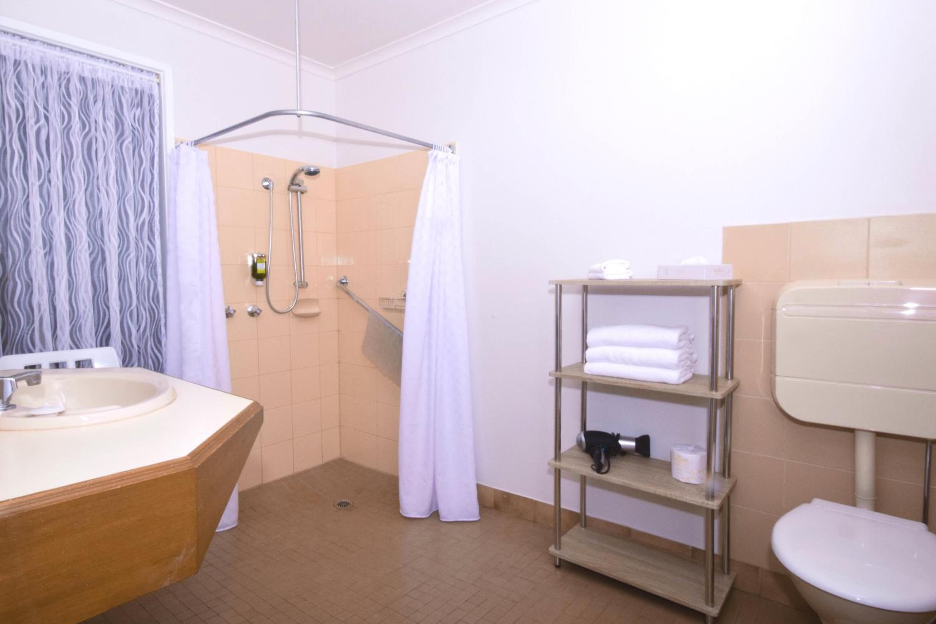 Pet Friendly Double or Twin Room - Disability Access photo 3
