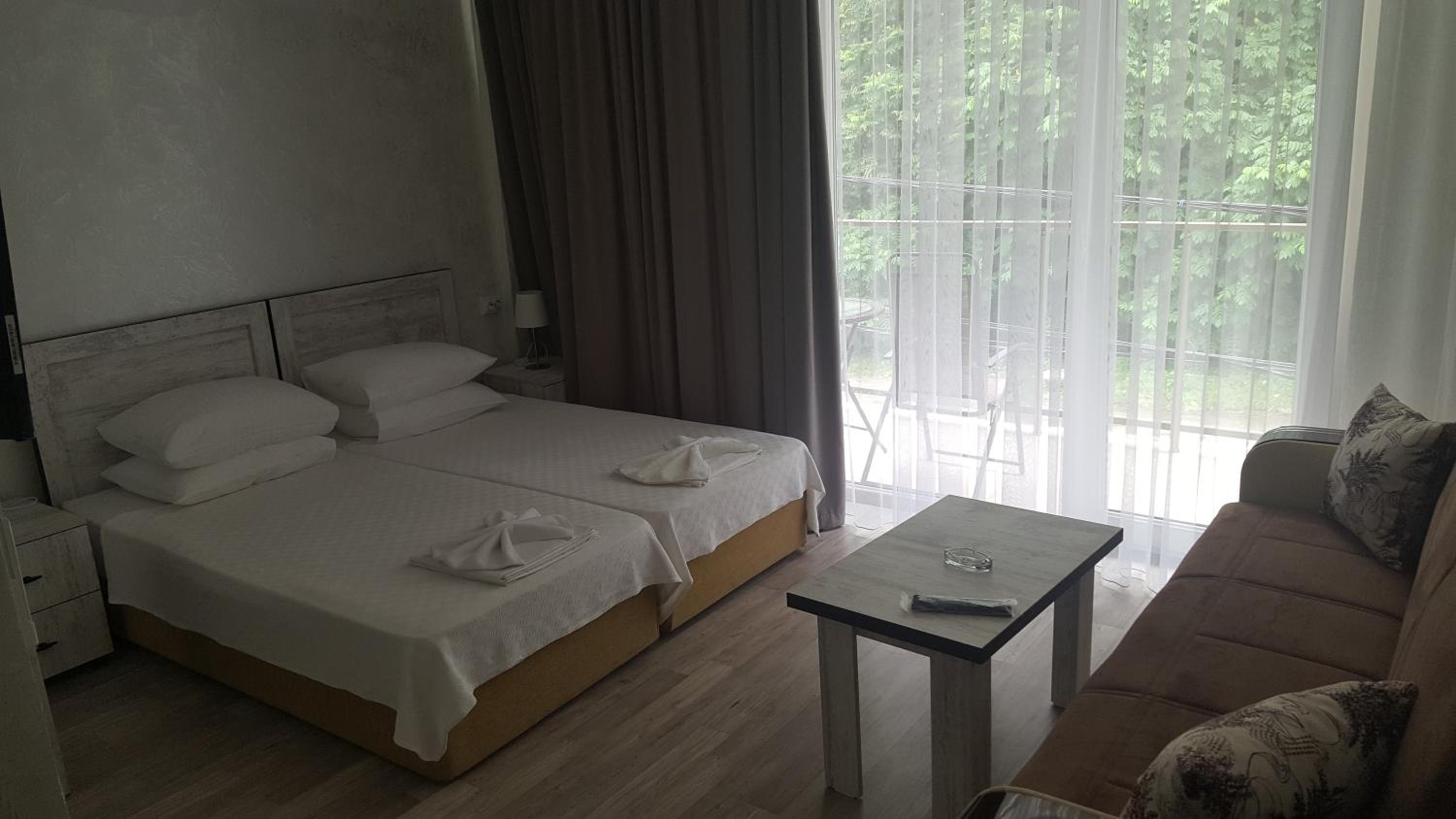 Superior Twin Room with Garden View photo 2