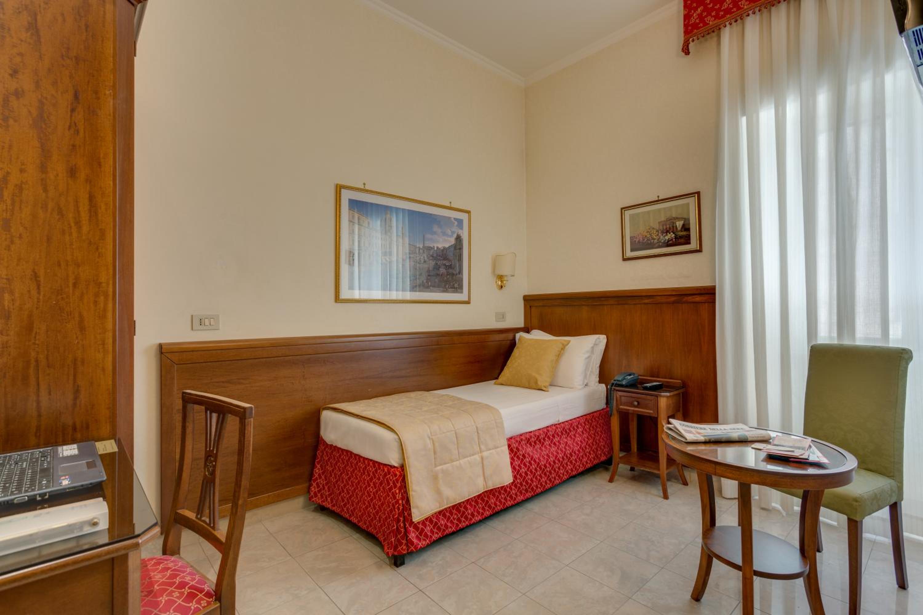 Single Room photo 1