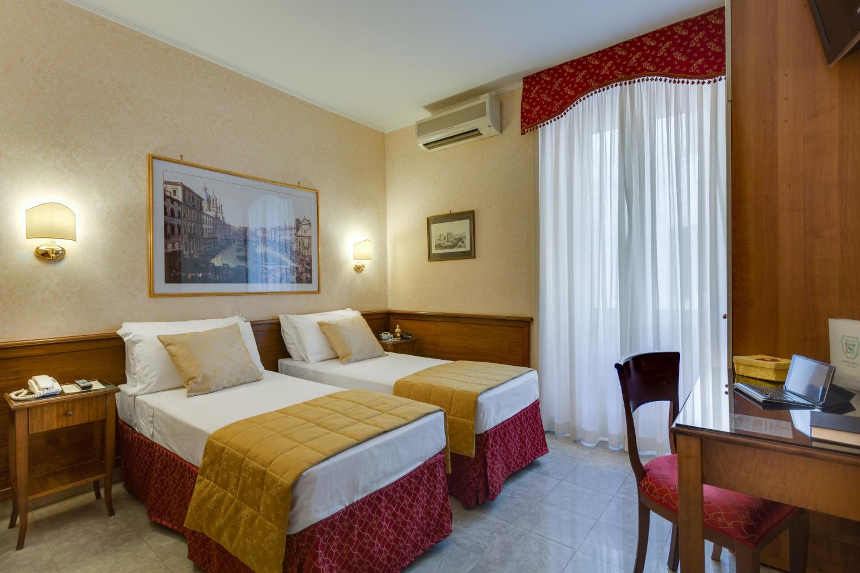 Double or Twin Room photo 2