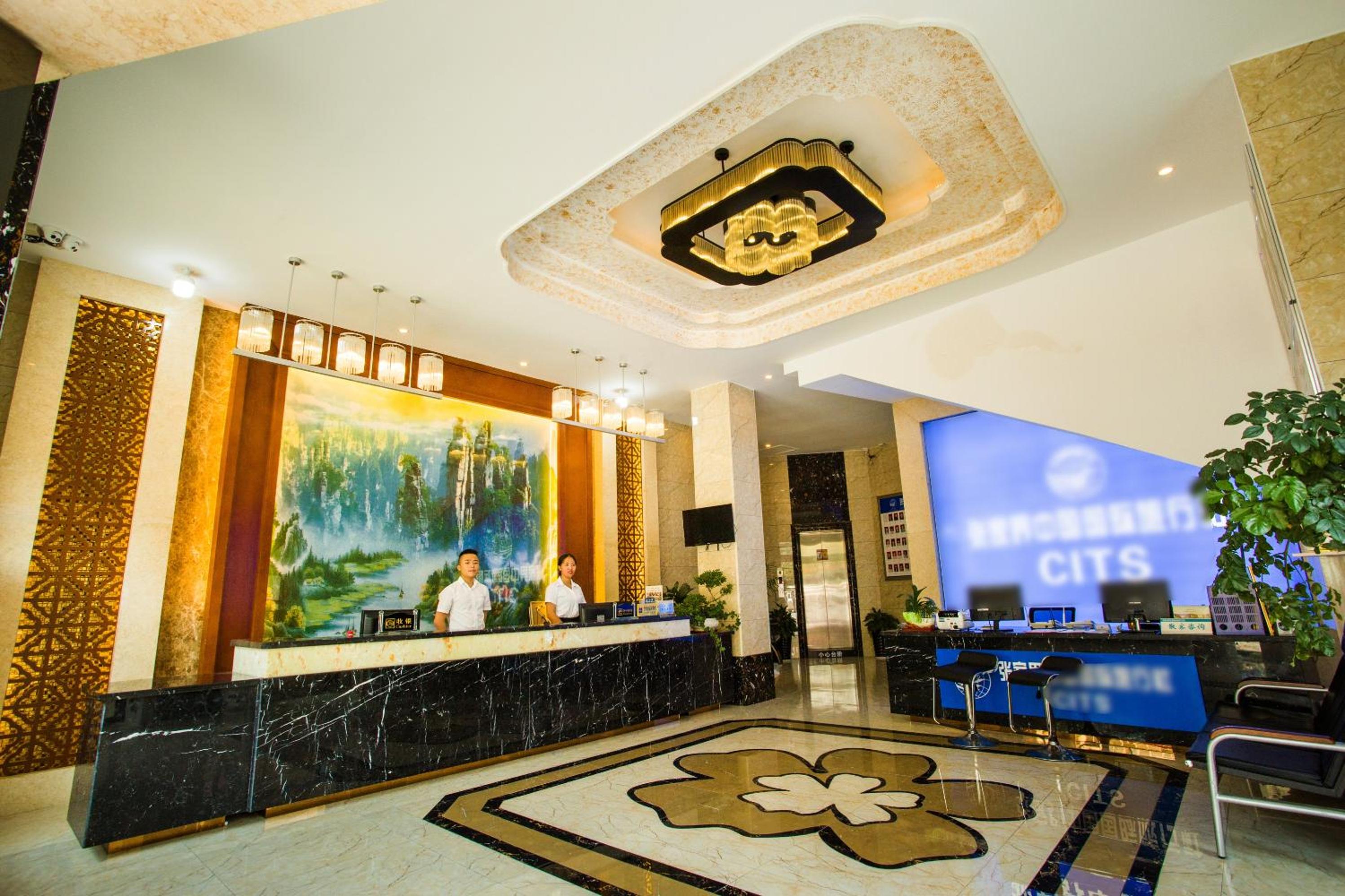 Deluxe Double or Twin Room with Mountain View photo 2