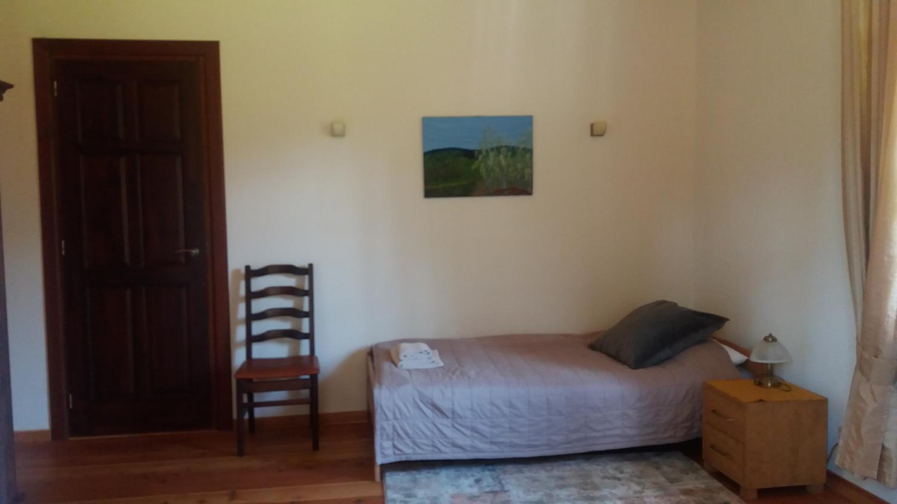 Family Room with Private Bathroom - Photo 3