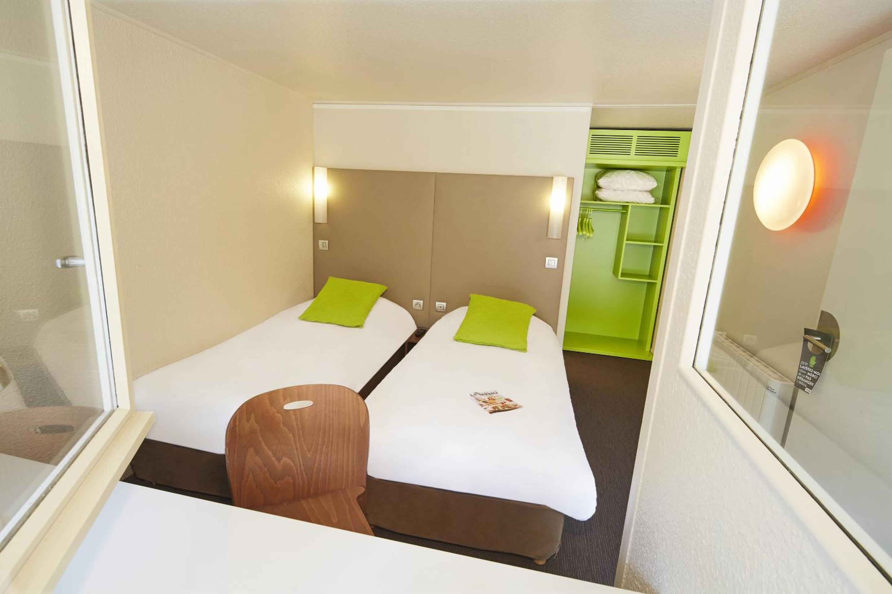 Standard Twin Room - Photo 7