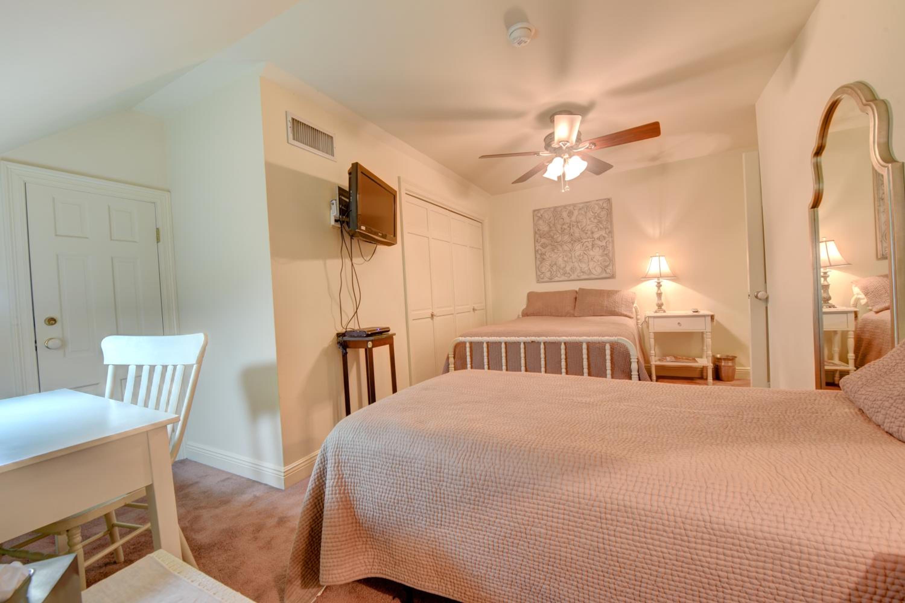 Double Room with Private Bathroom - BR3 photo 1