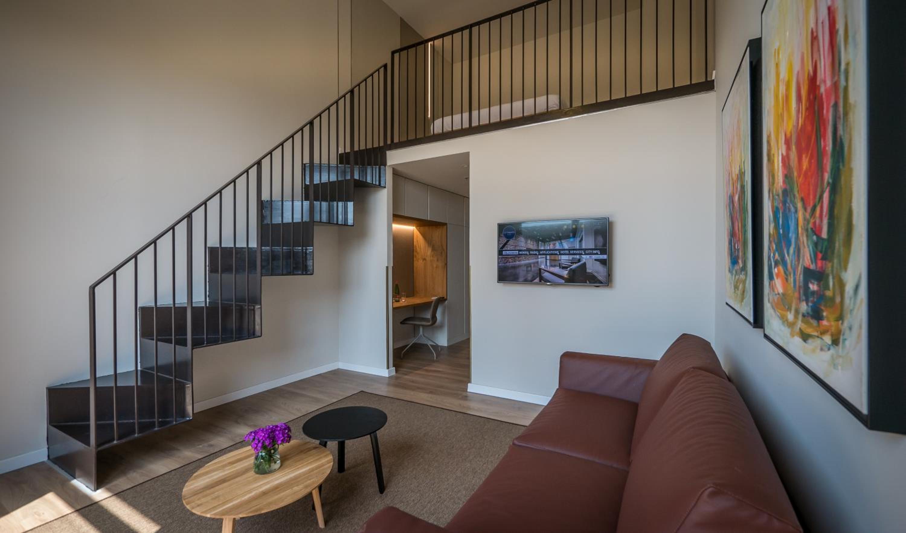 Deluxe Suite Balcony - Photo 5