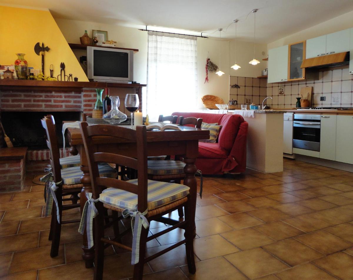 Three-Bedroom Apartment photo 2