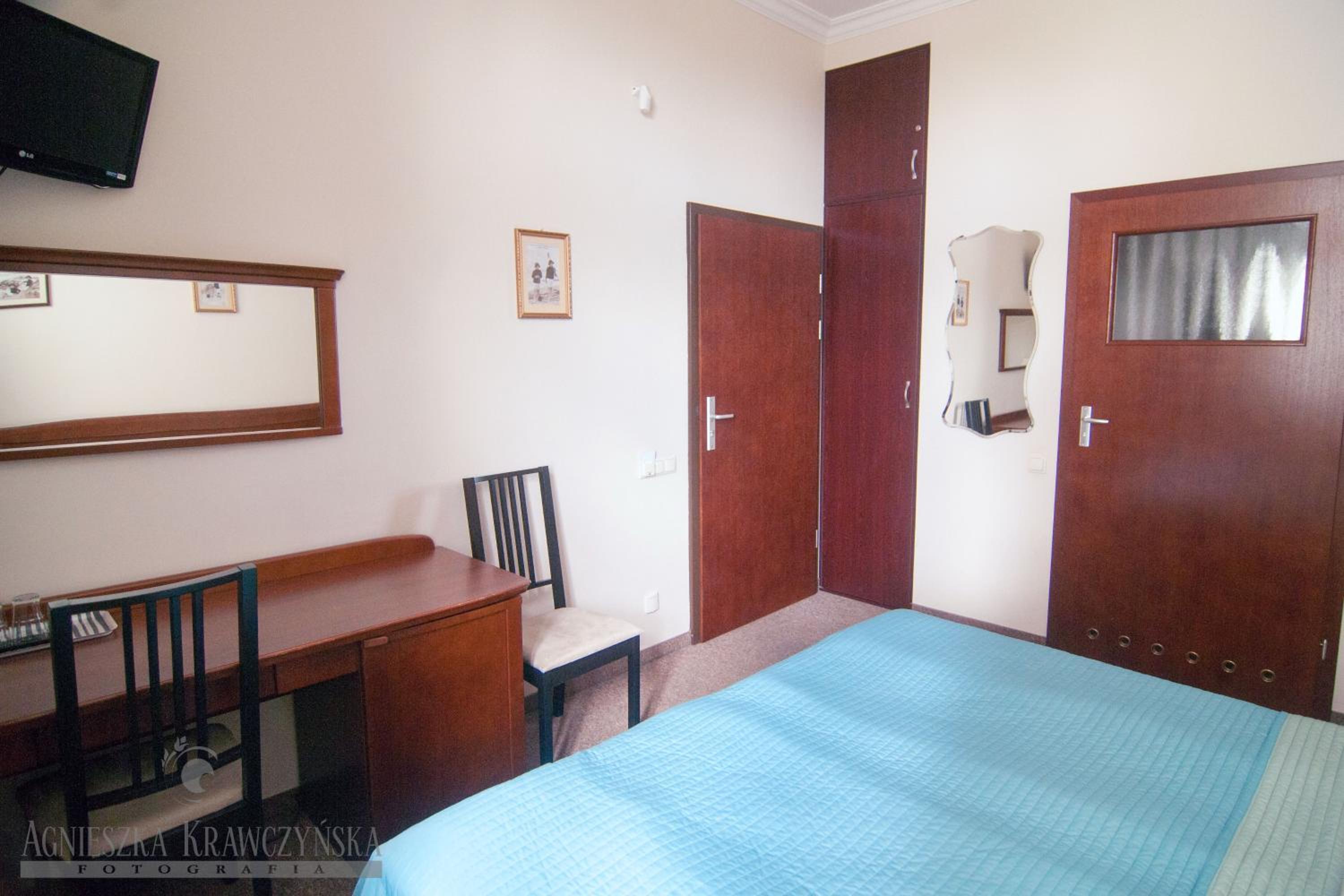 Double Room - Photo 6