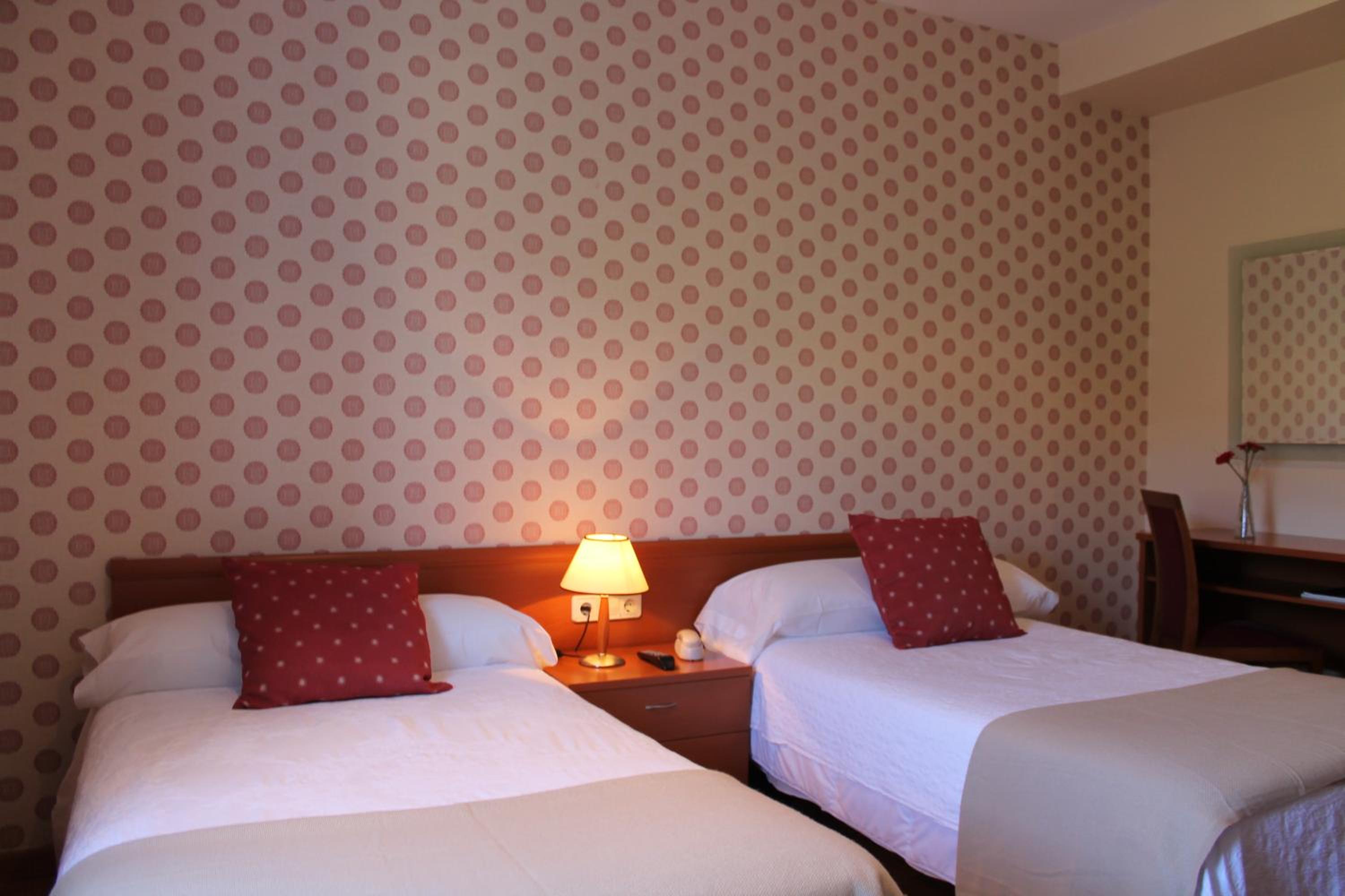 Double or Twin Room - Photo 2