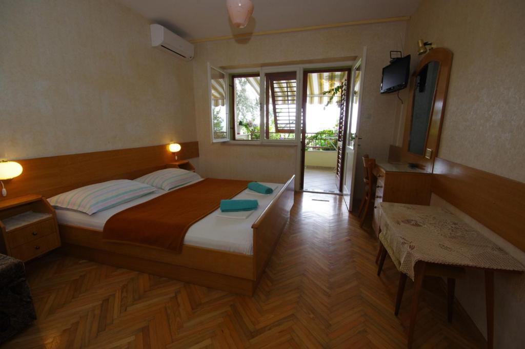 Studio Apartment with Sea View photo 1